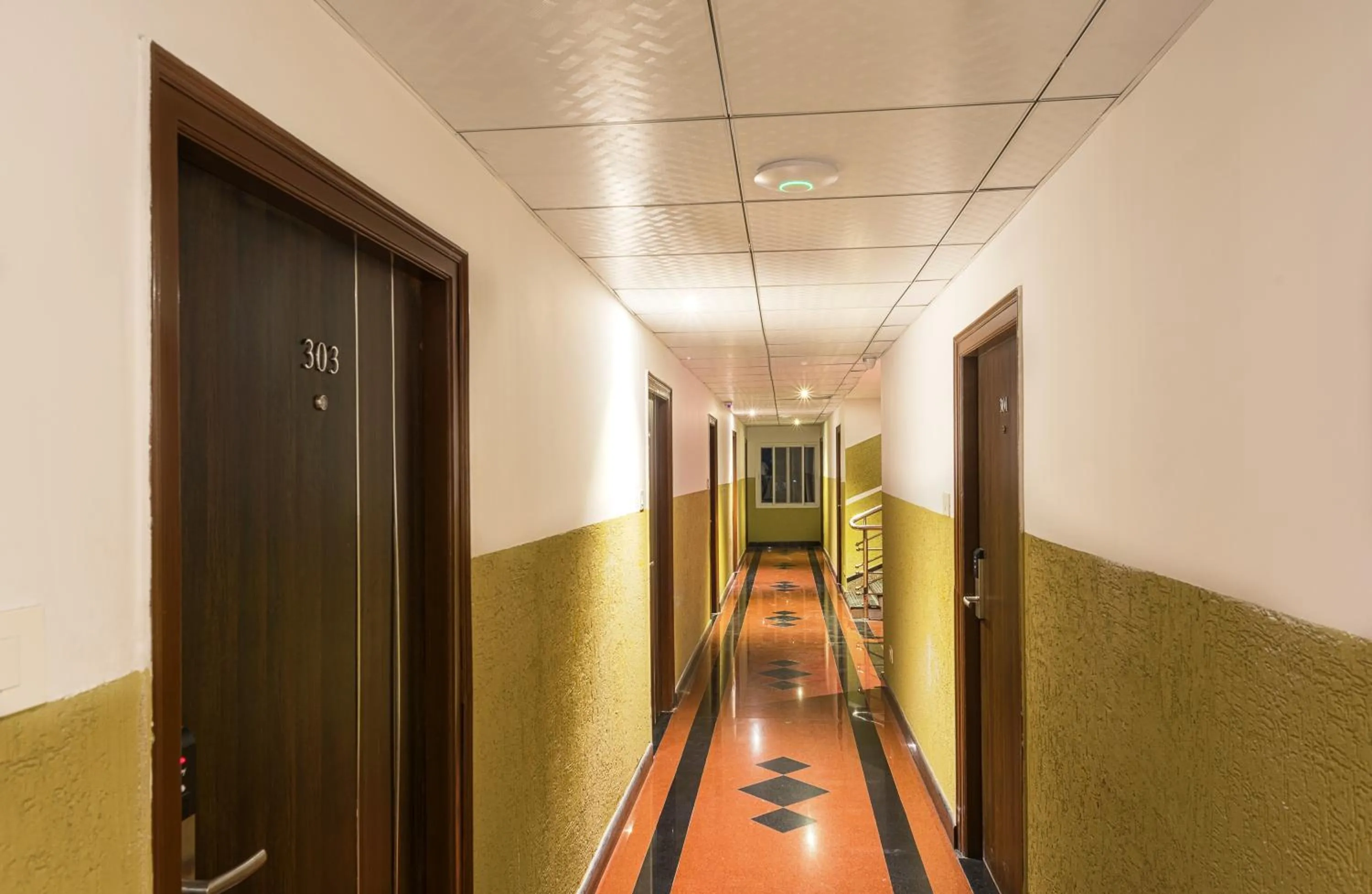 Lobby or reception in Treebo Empire