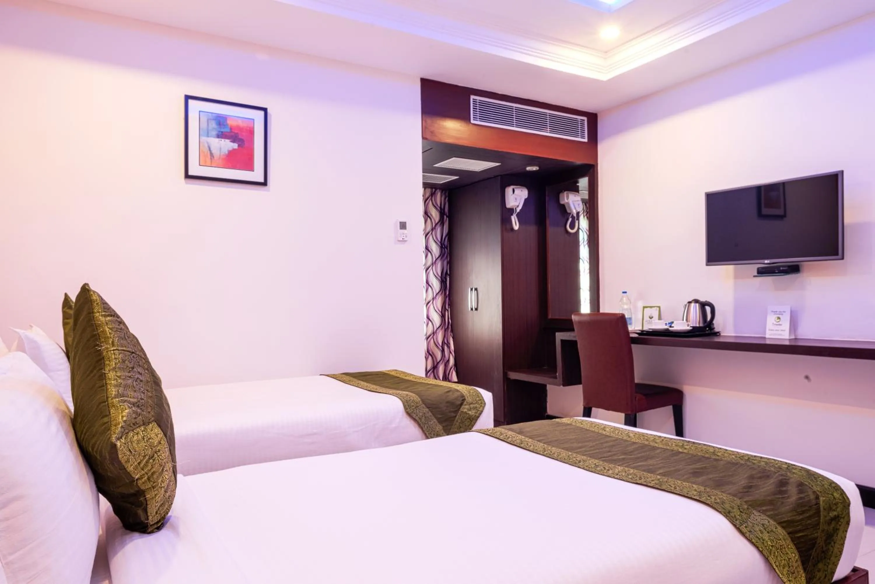 TV and multimedia, Bed in Treebo Empire