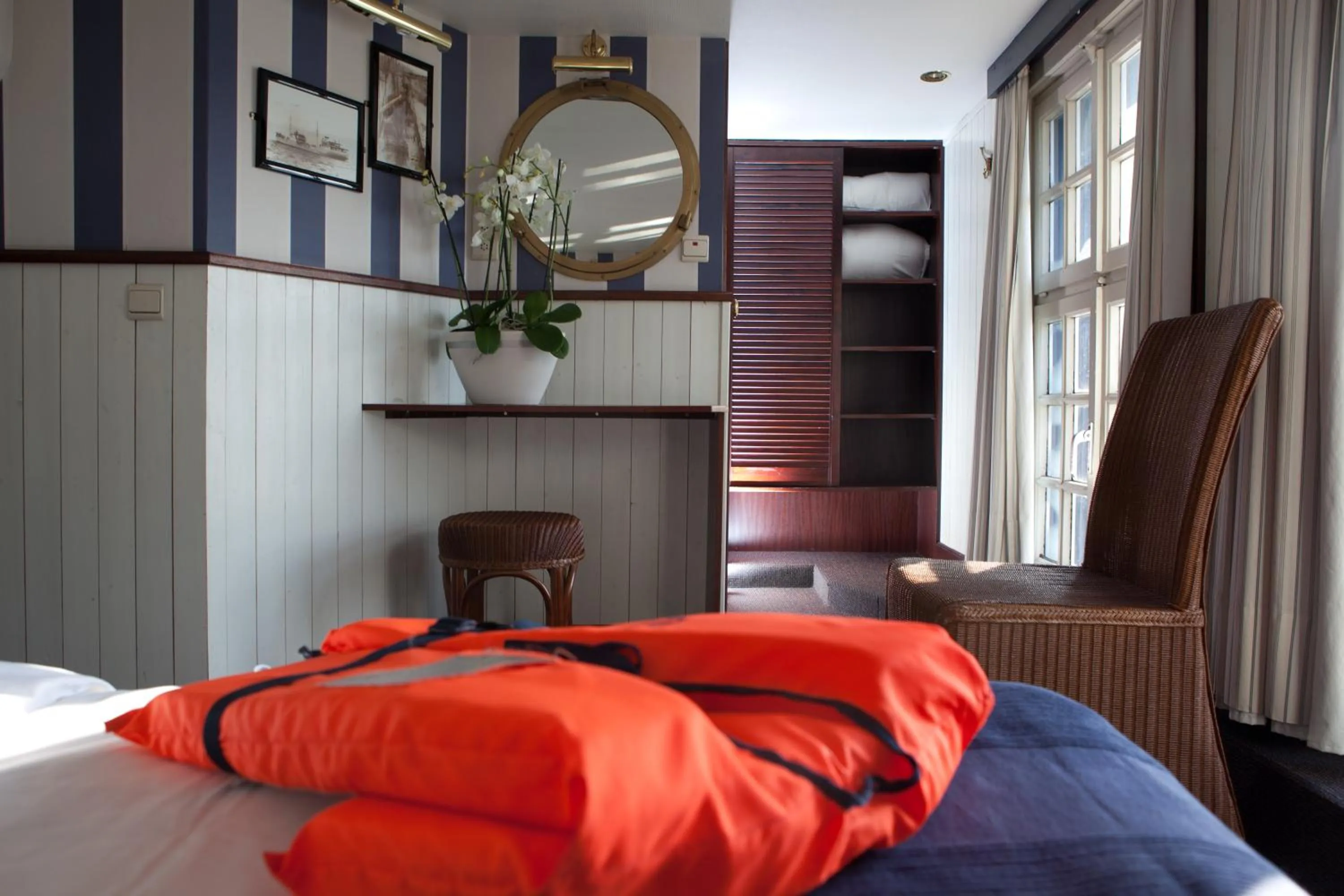 Decorative detail, Bed in Boat Hotel De Barge