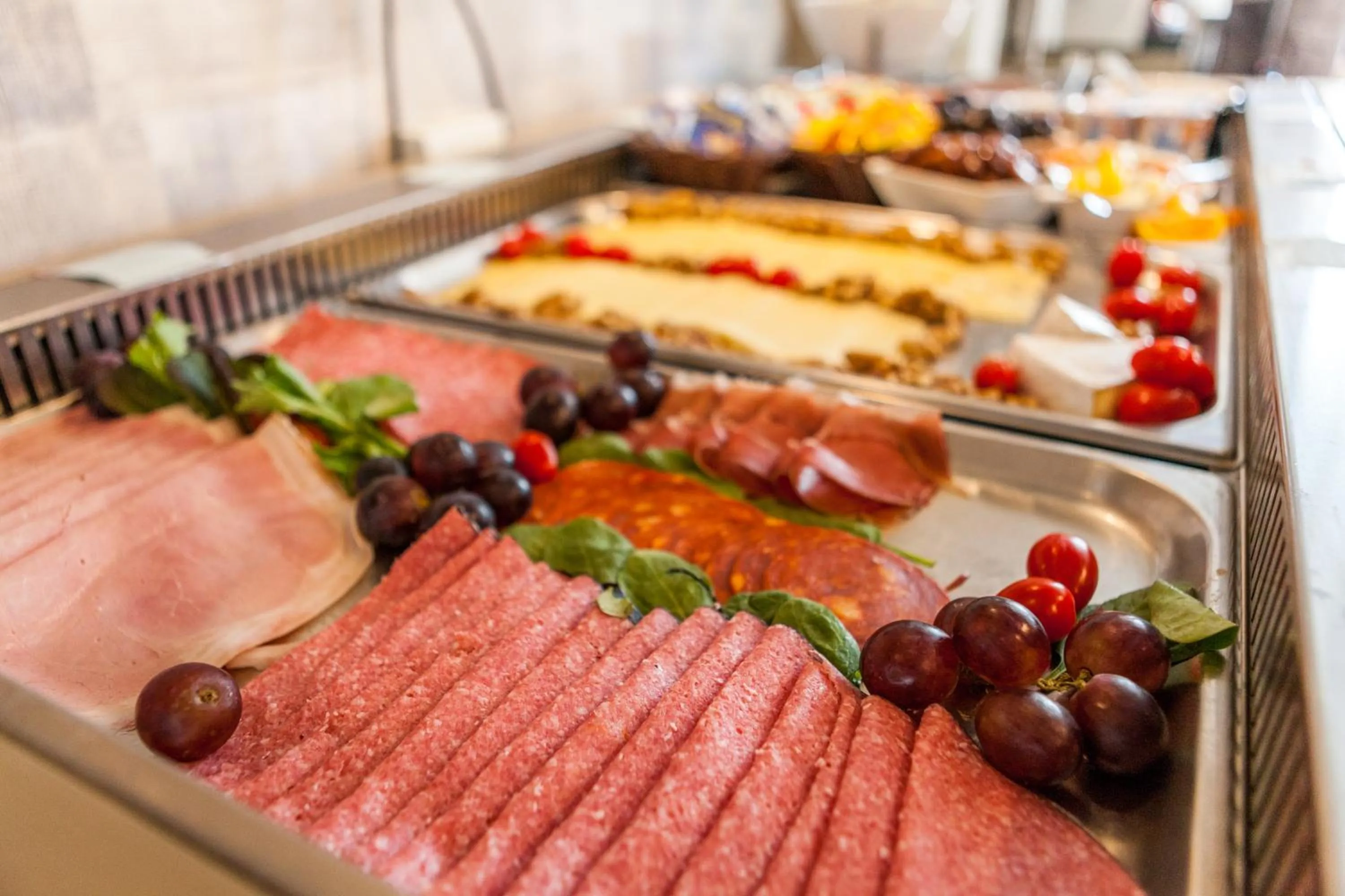 Breakfast in Boat Hotel De Barge