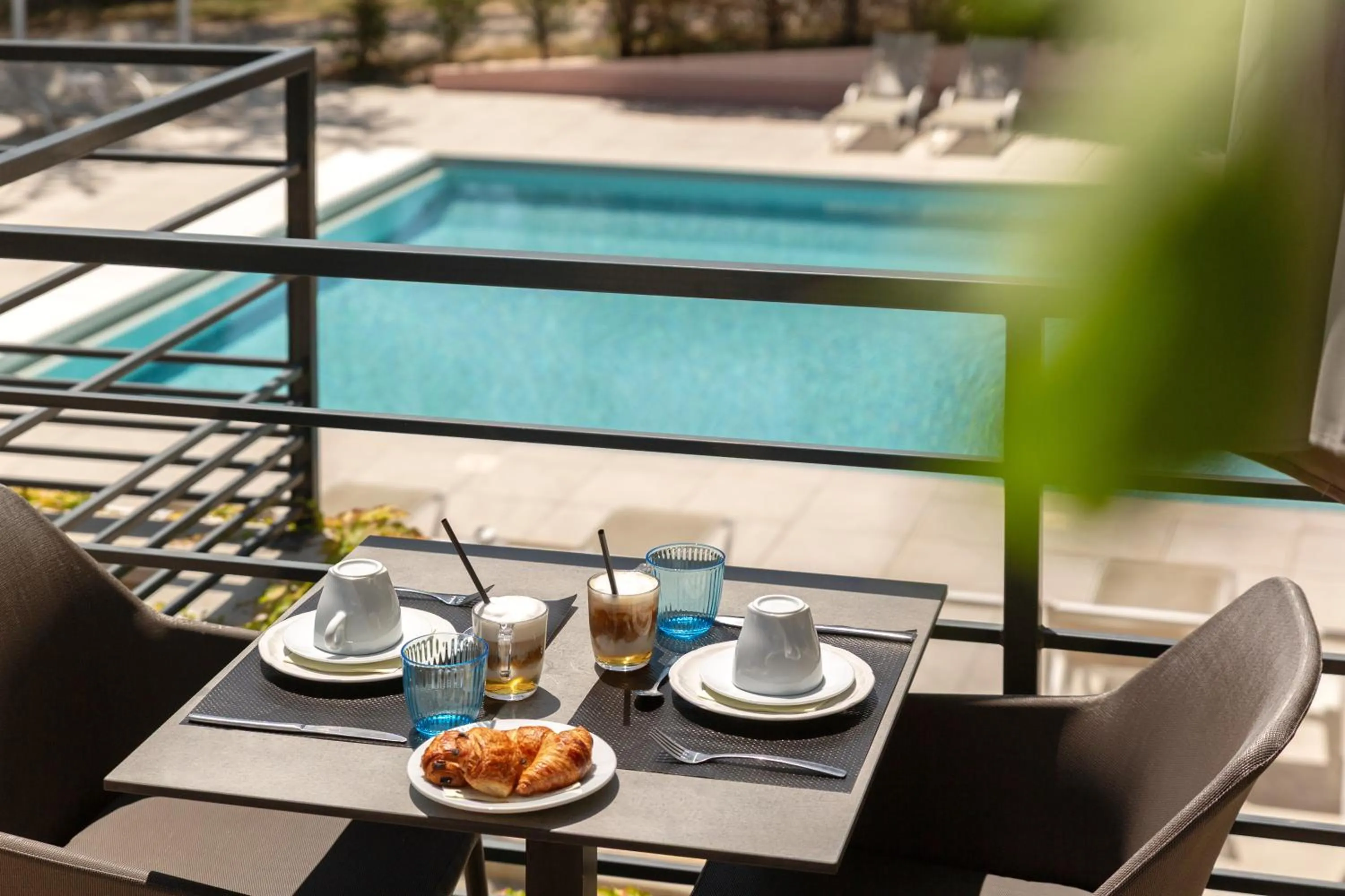 Balcony/Terrace in Hôtel & Résidence Lou Paradou Gréoux Les Bains