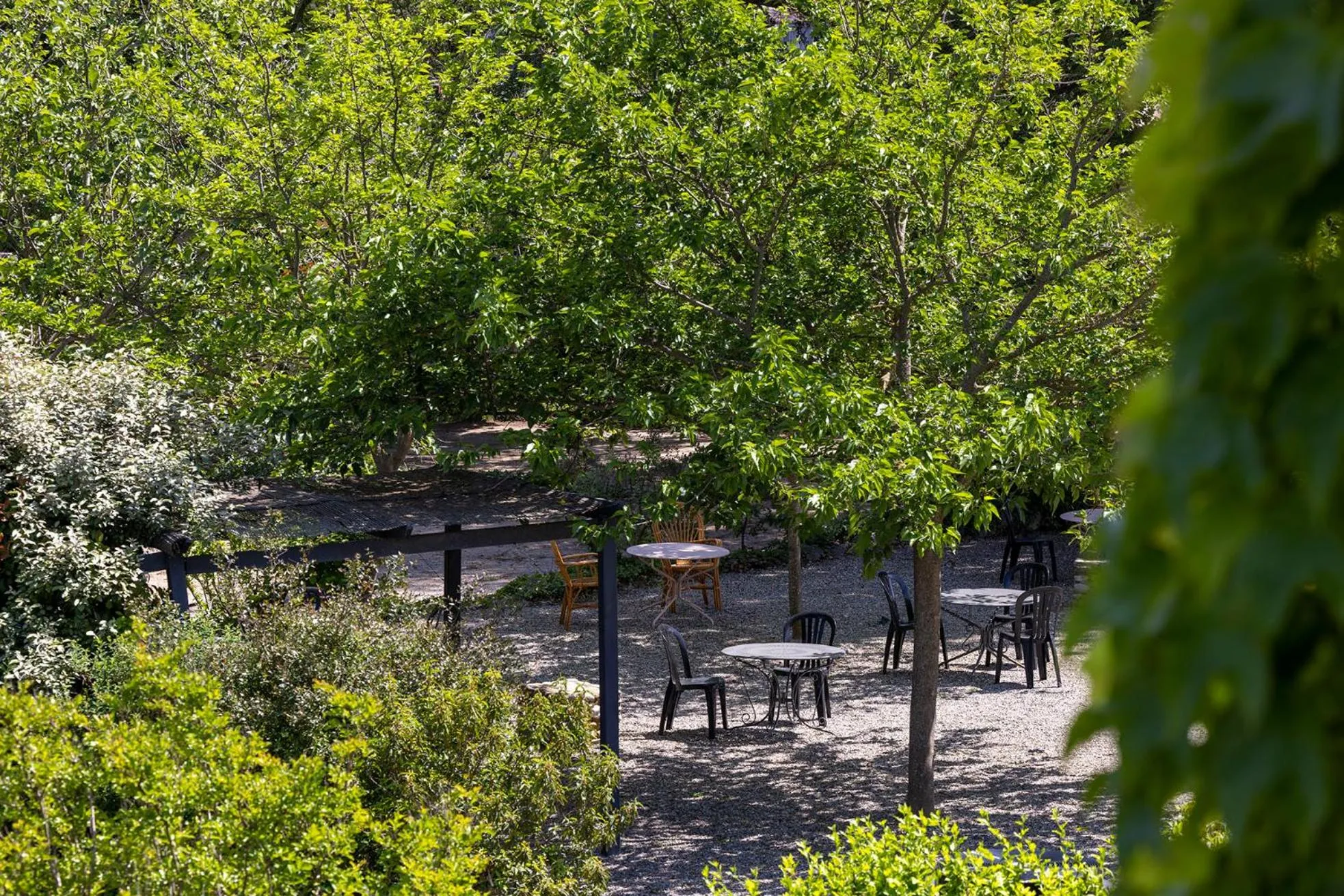 Garden in Hôtel & Résidence Lou Paradou Gréoux Les Bains