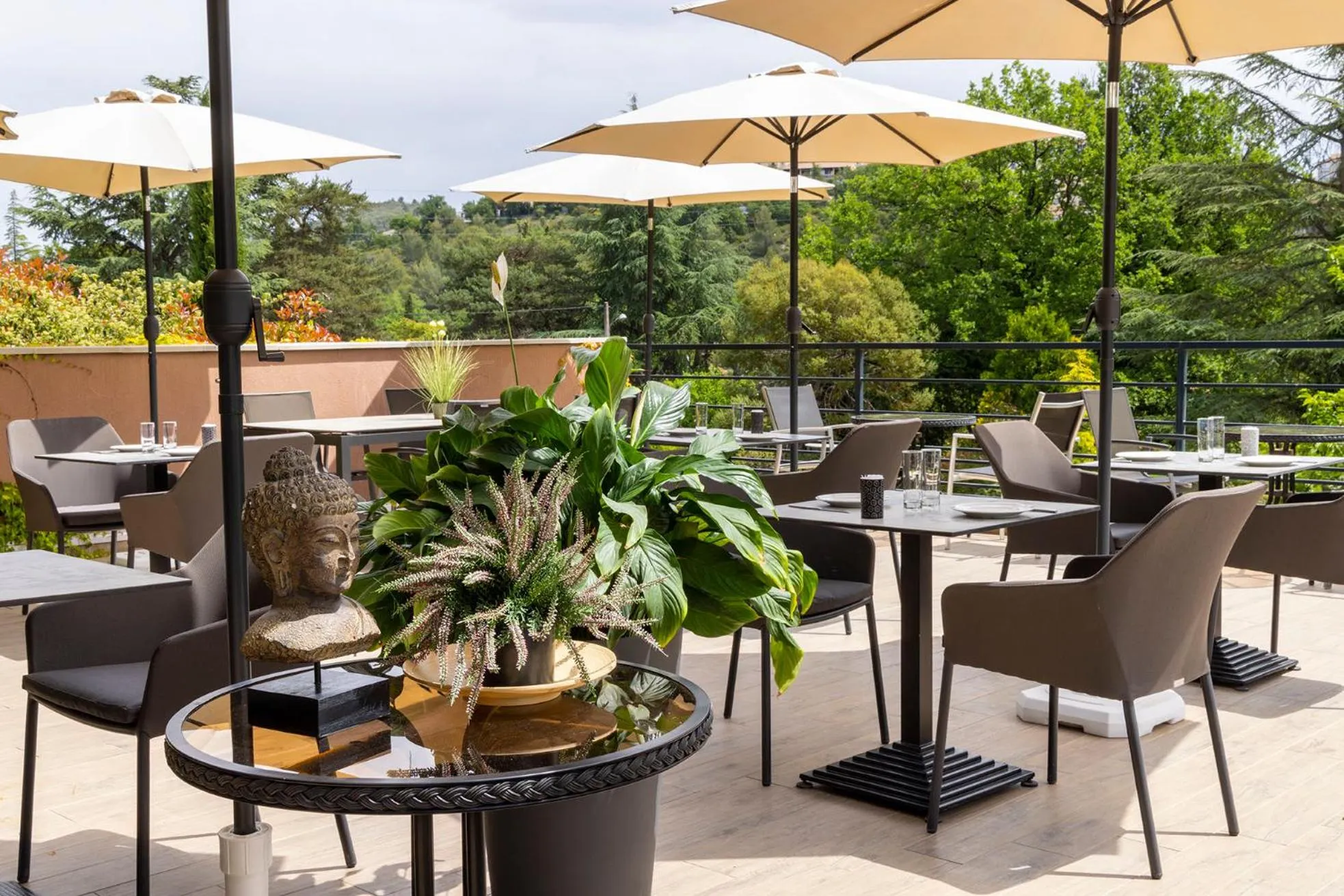 Restaurant/places to eat in Hôtel & Résidence Lou Paradou Gréoux Les Bains