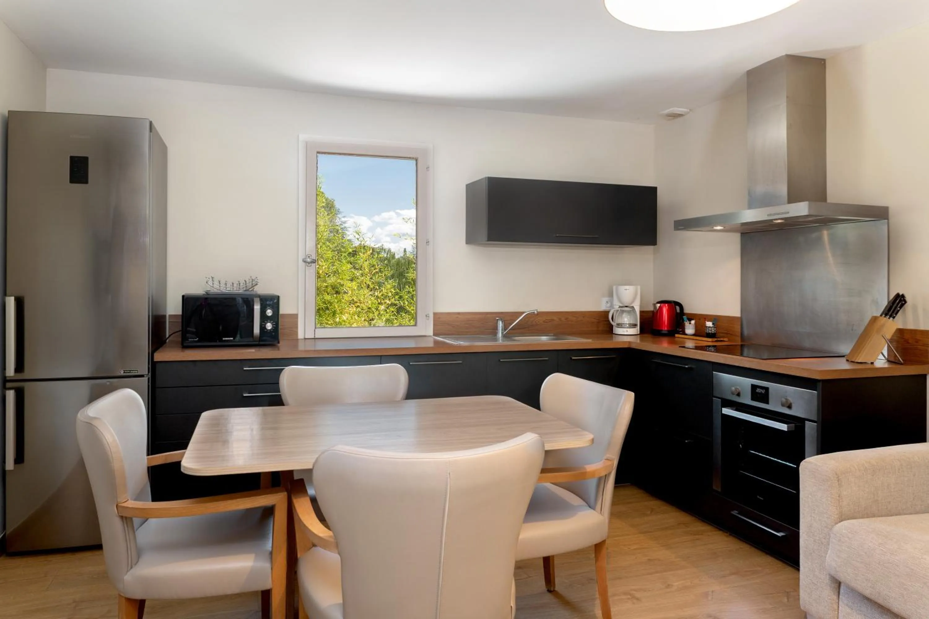 kitchen in Hôtel & Résidence Lou Paradou Gréoux Les Bains