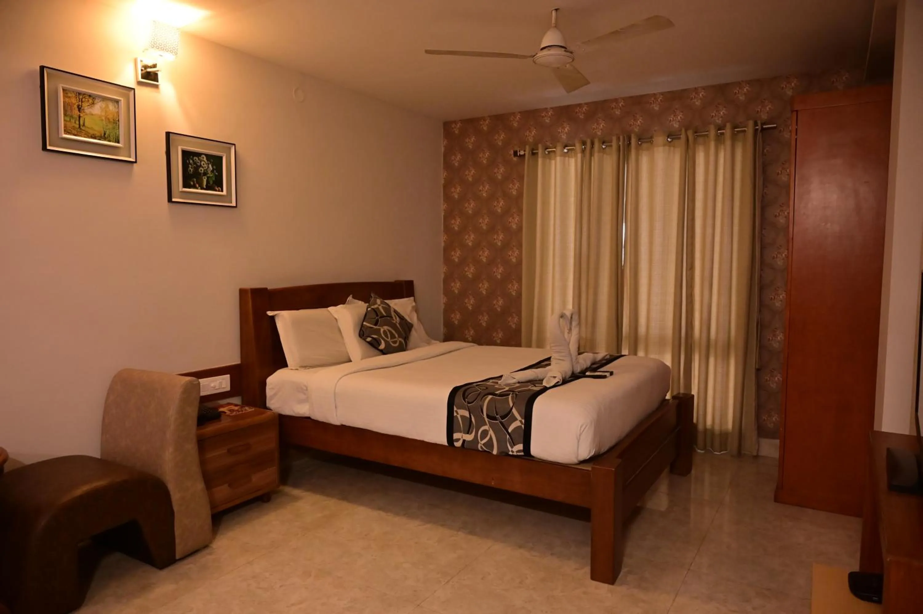 Photo of the whole room, Bed in Grand Cascade Chennai