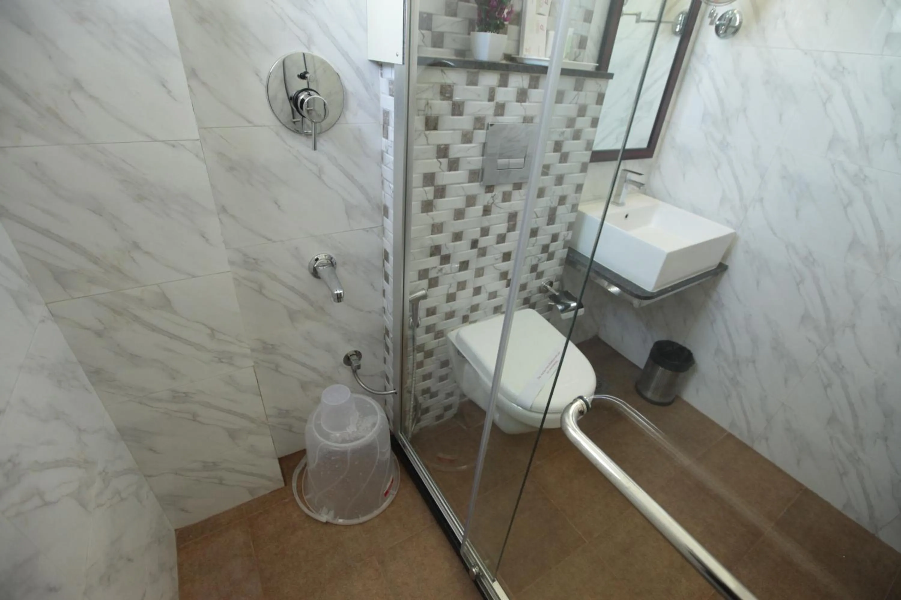 Toilet in Grand Cascade Chennai