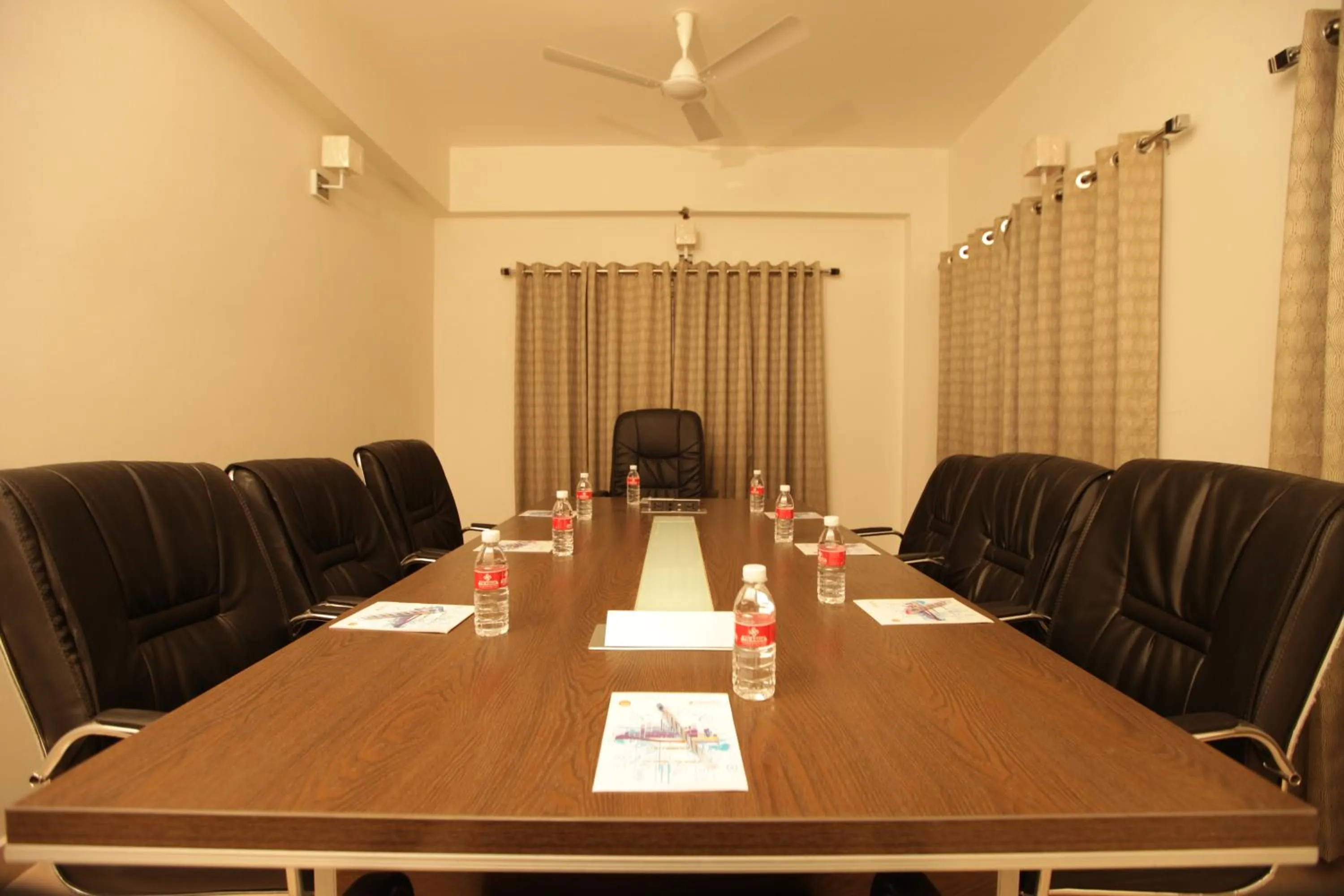 Meeting/conference room in Grand Cascade Chennai