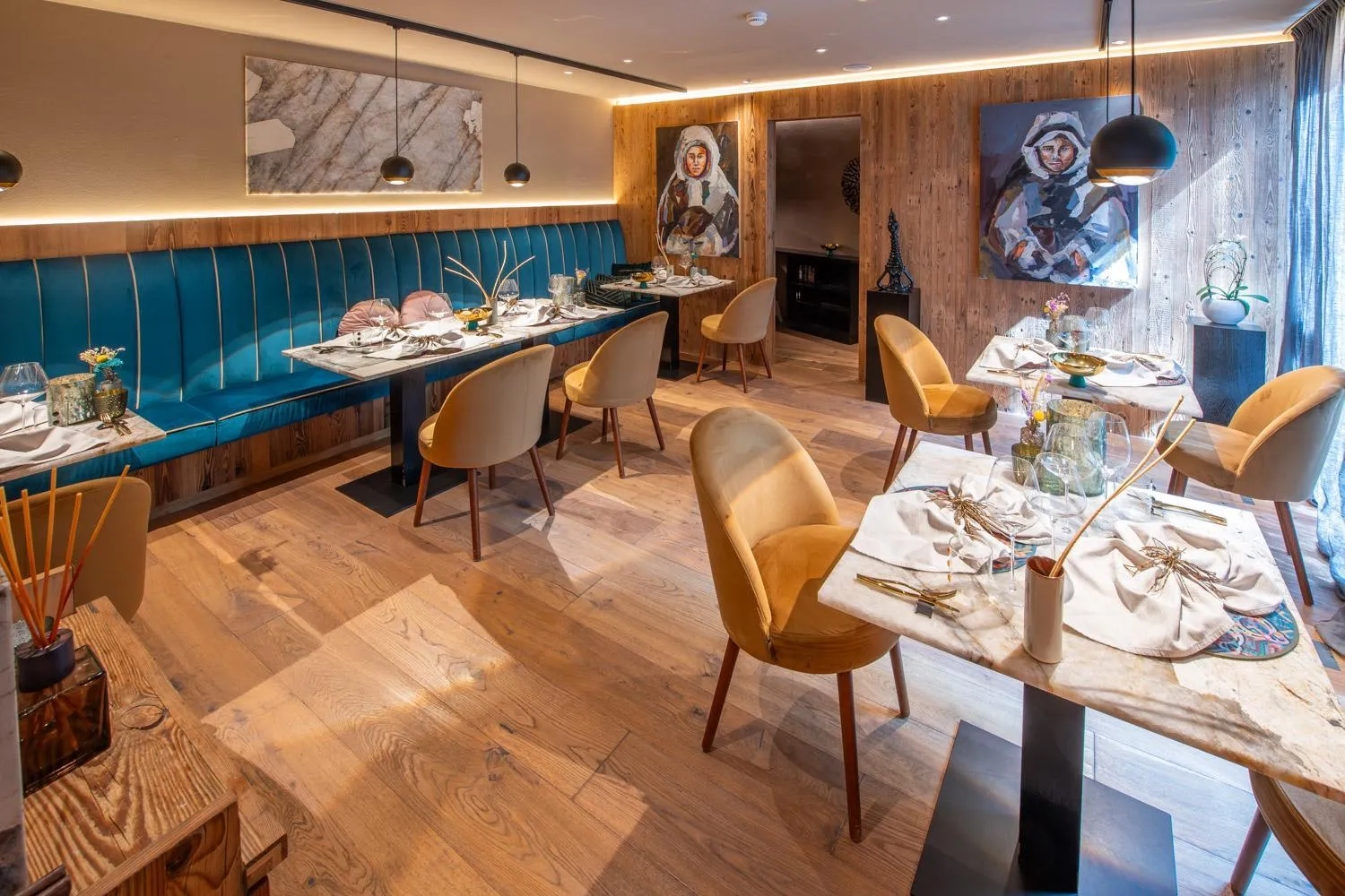 Restaurant/places to eat in Hotel Montchalet