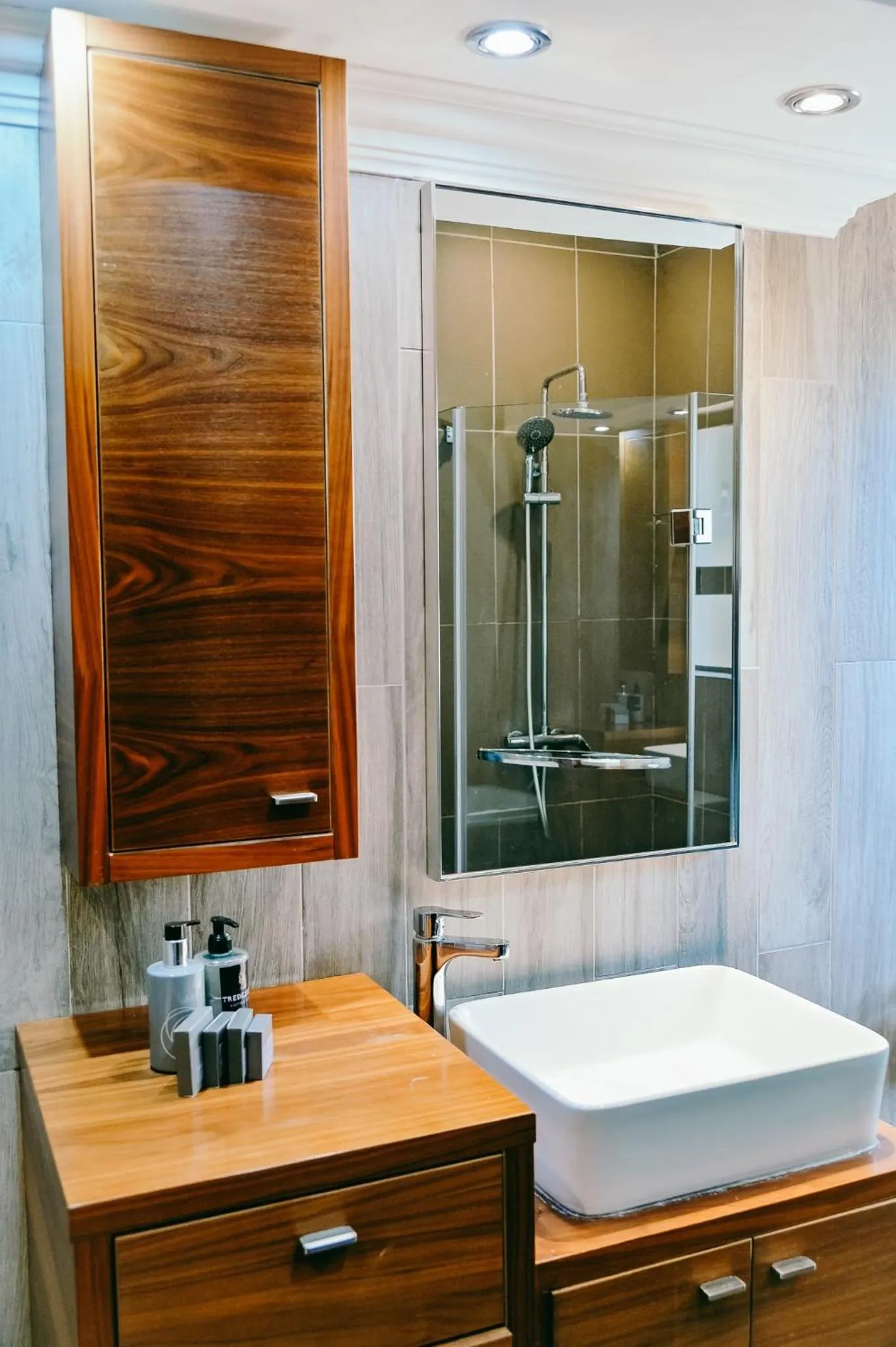 Shower in Tredenham Boutique Hotel