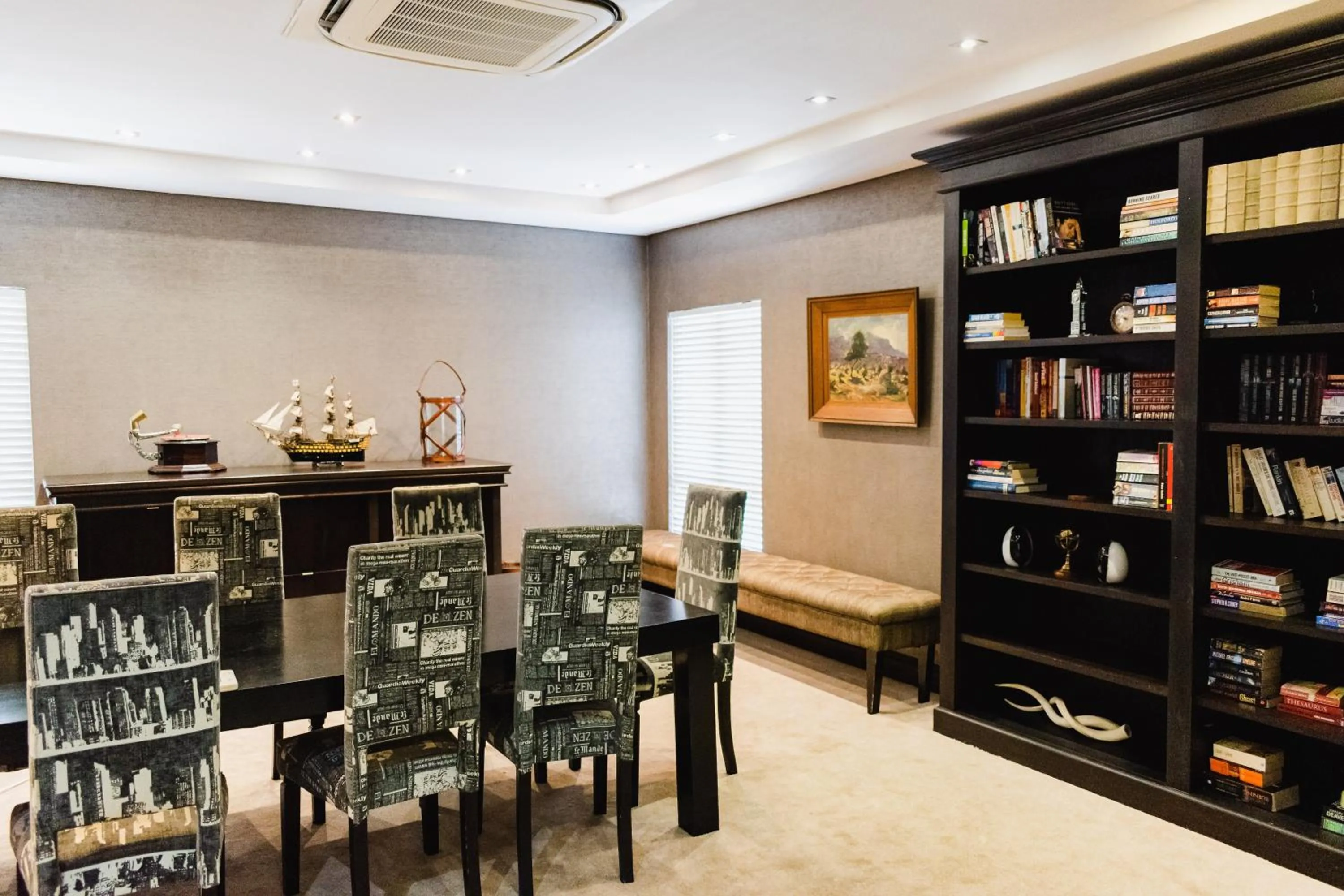 Library in Tredenham Boutique Hotel