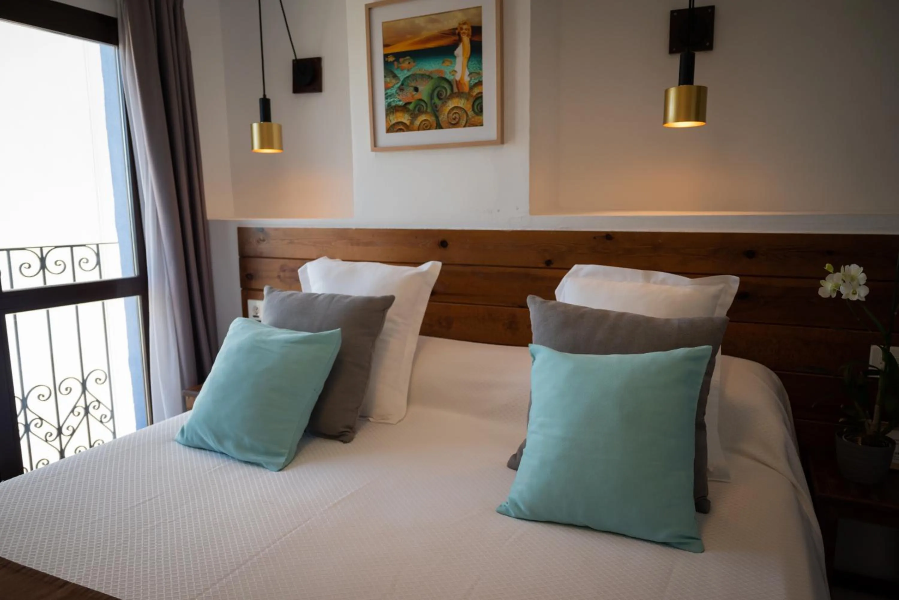 Property building, Bed in Hostal Boutique Casa del Mar Altea
