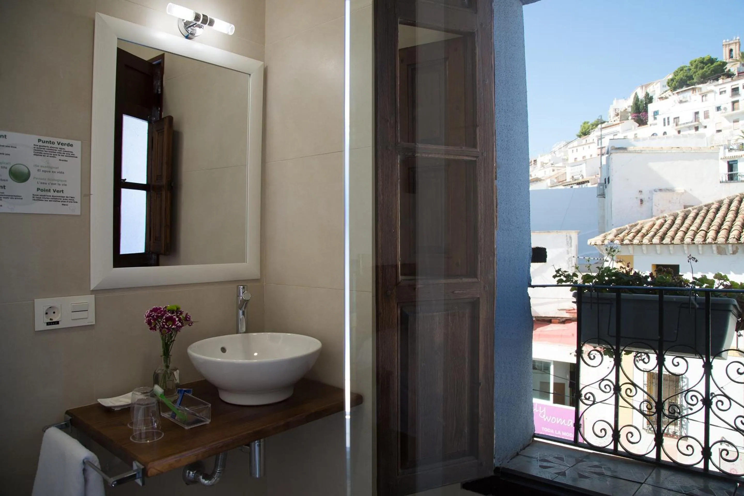 Bathroom in Hostal Boutique Casa del Mar Altea