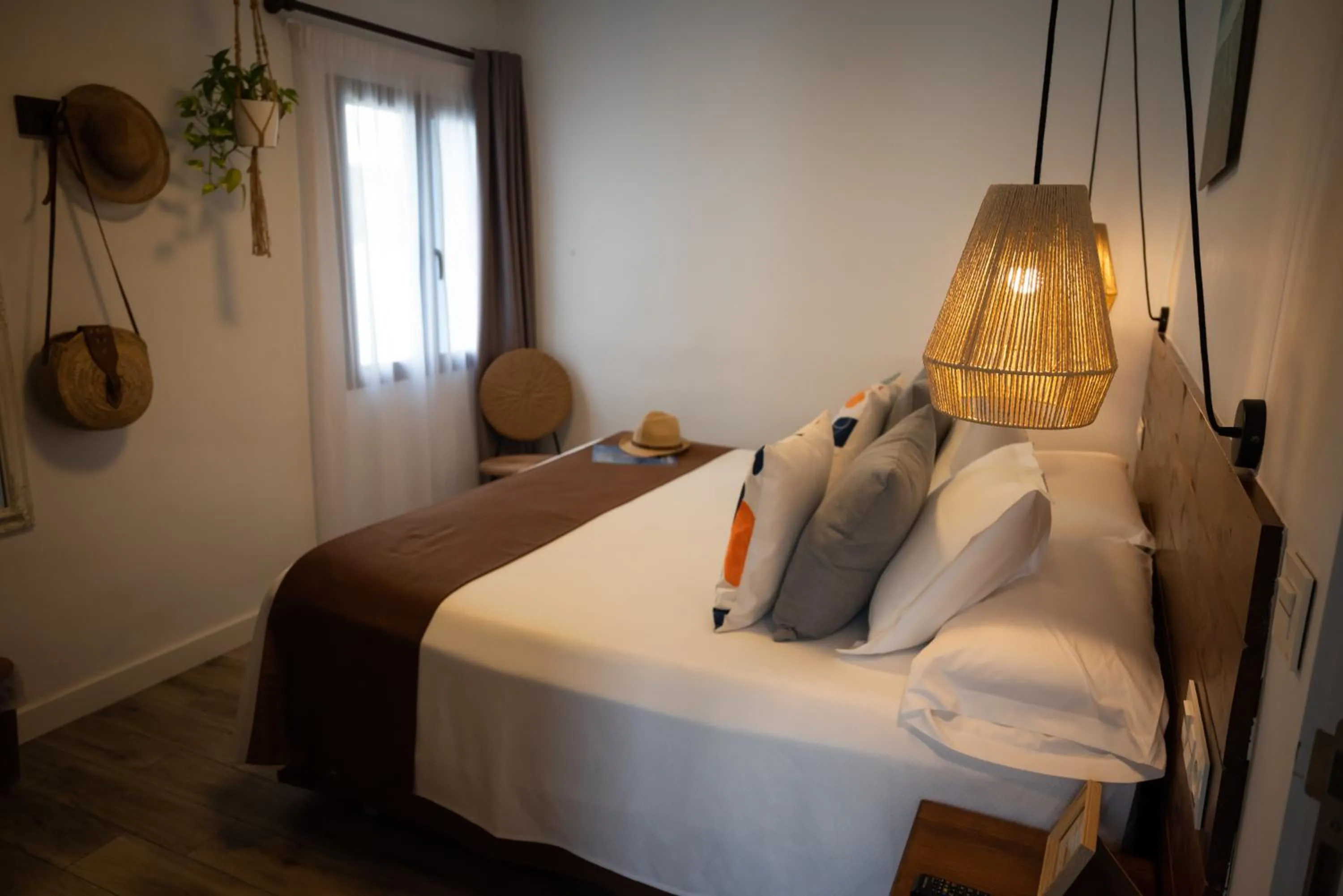 Property building, Bed in Hostal Boutique Casa del Mar Altea