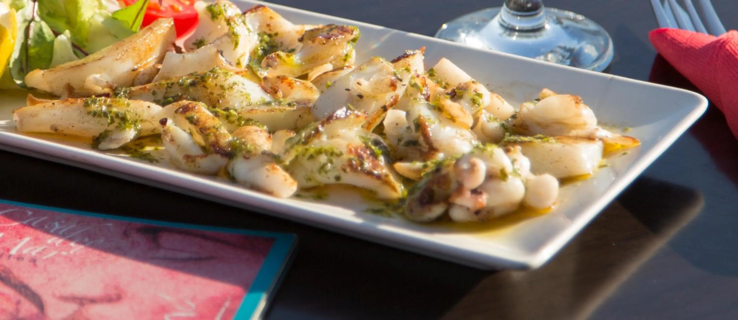 Restaurant/places to eat in Hostal Boutique Casa del Mar Altea