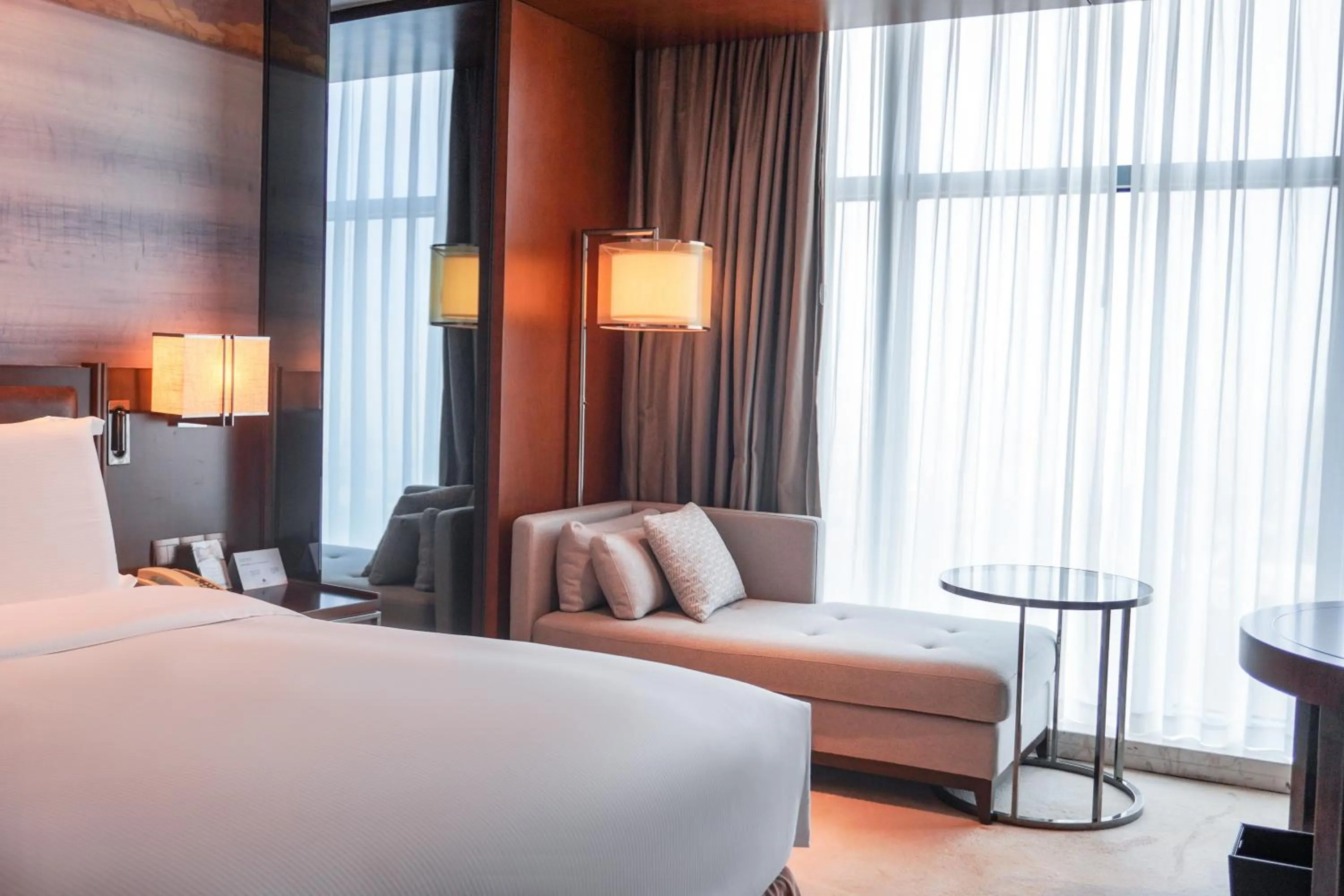 Bed in DoubleTree By Hilton Ningbo Beilun