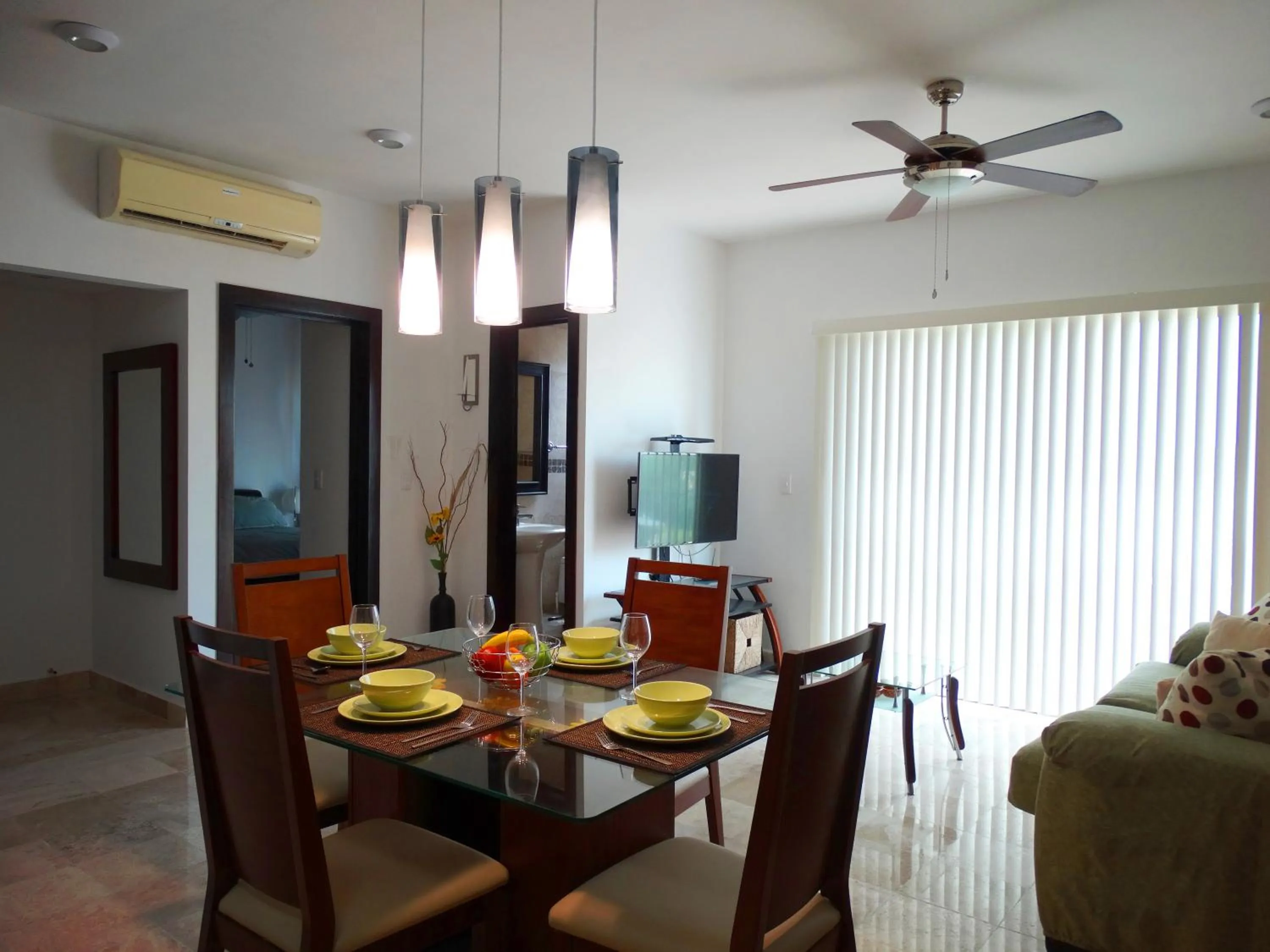 TV and multimedia in Lilas del Mar Apartments