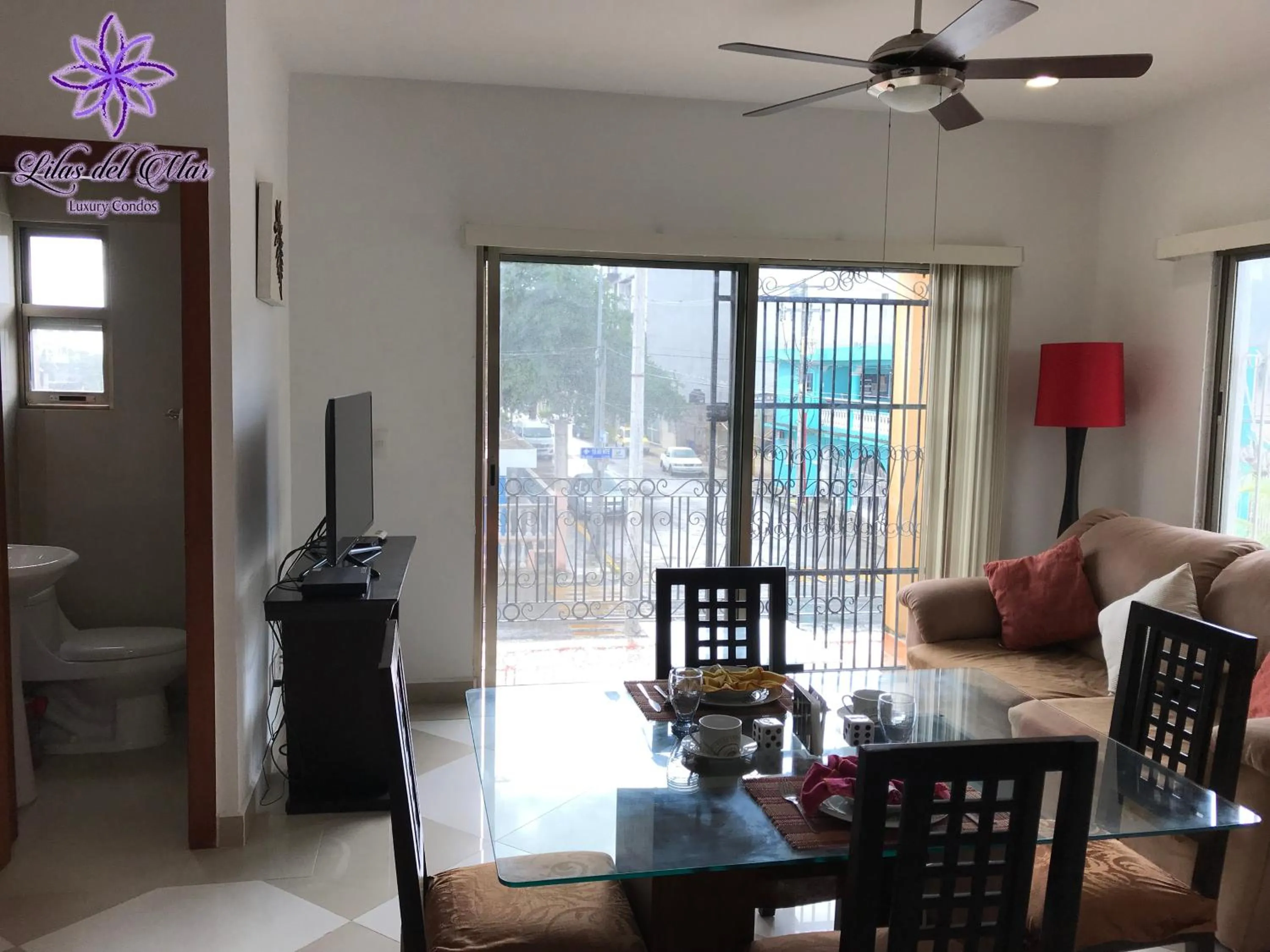 TV and multimedia in Lilas del Mar Apartments