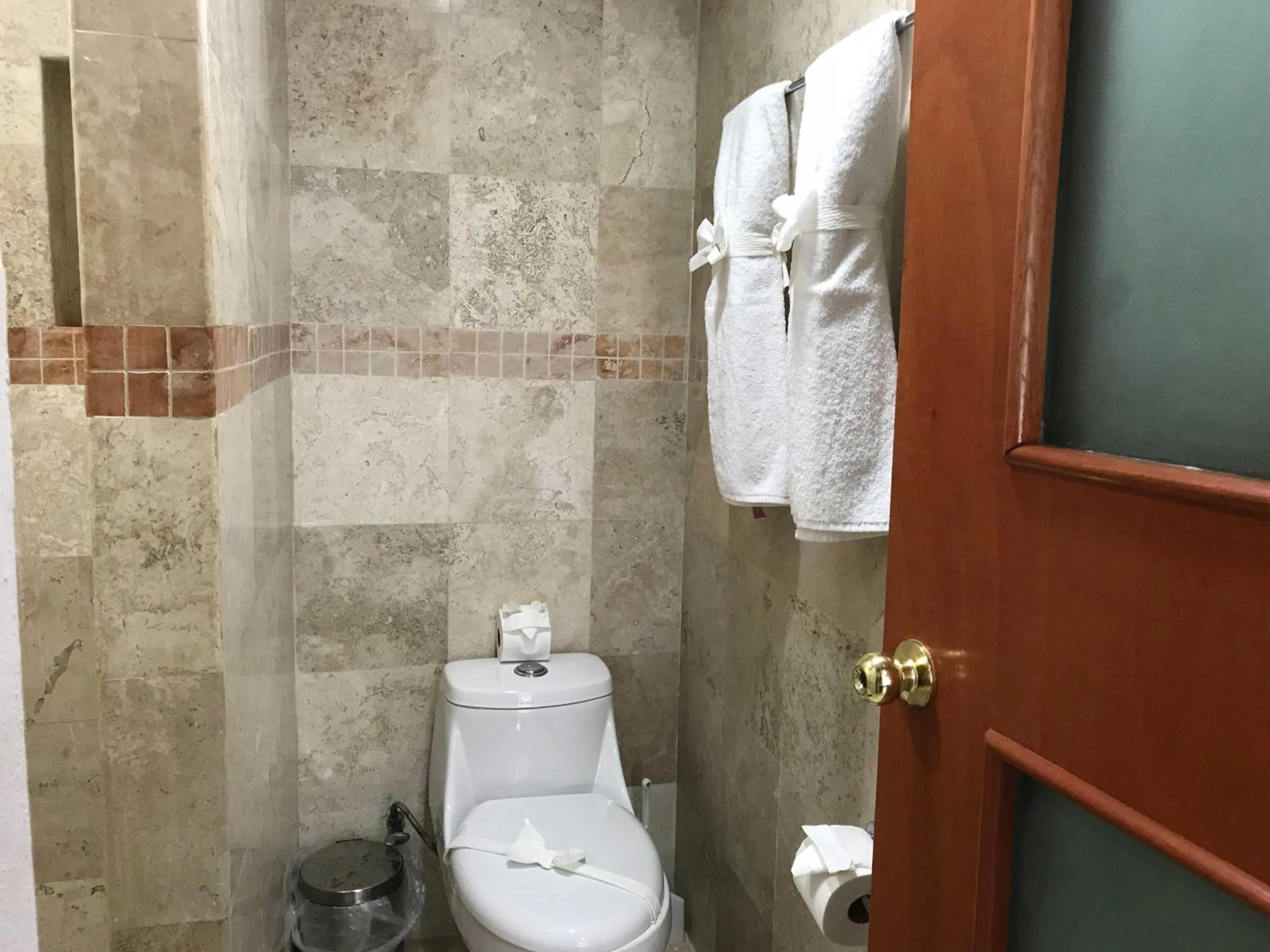 Bathroom in Lilas del Mar Apartments