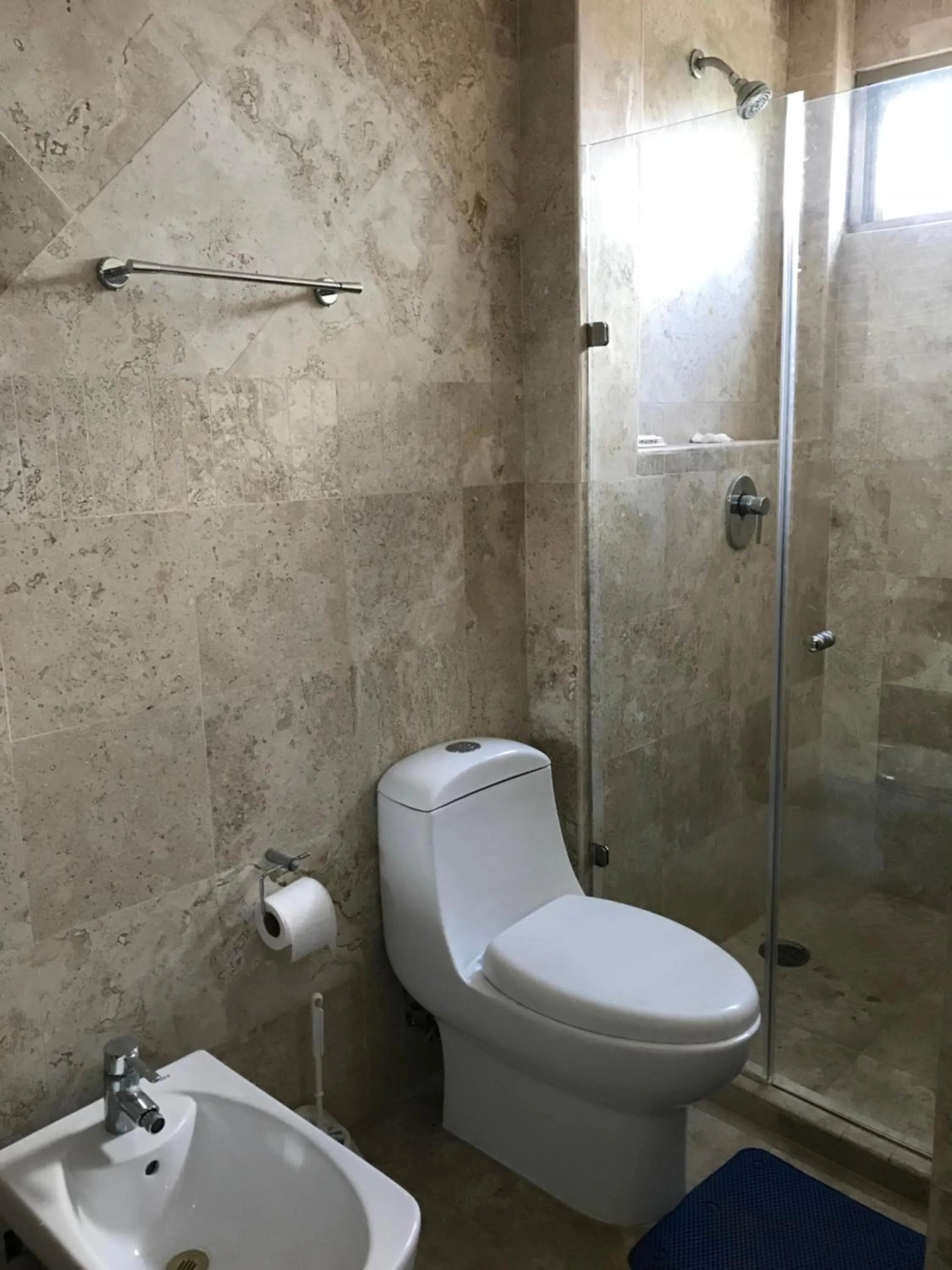 Shower in Lilas del Mar Apartments