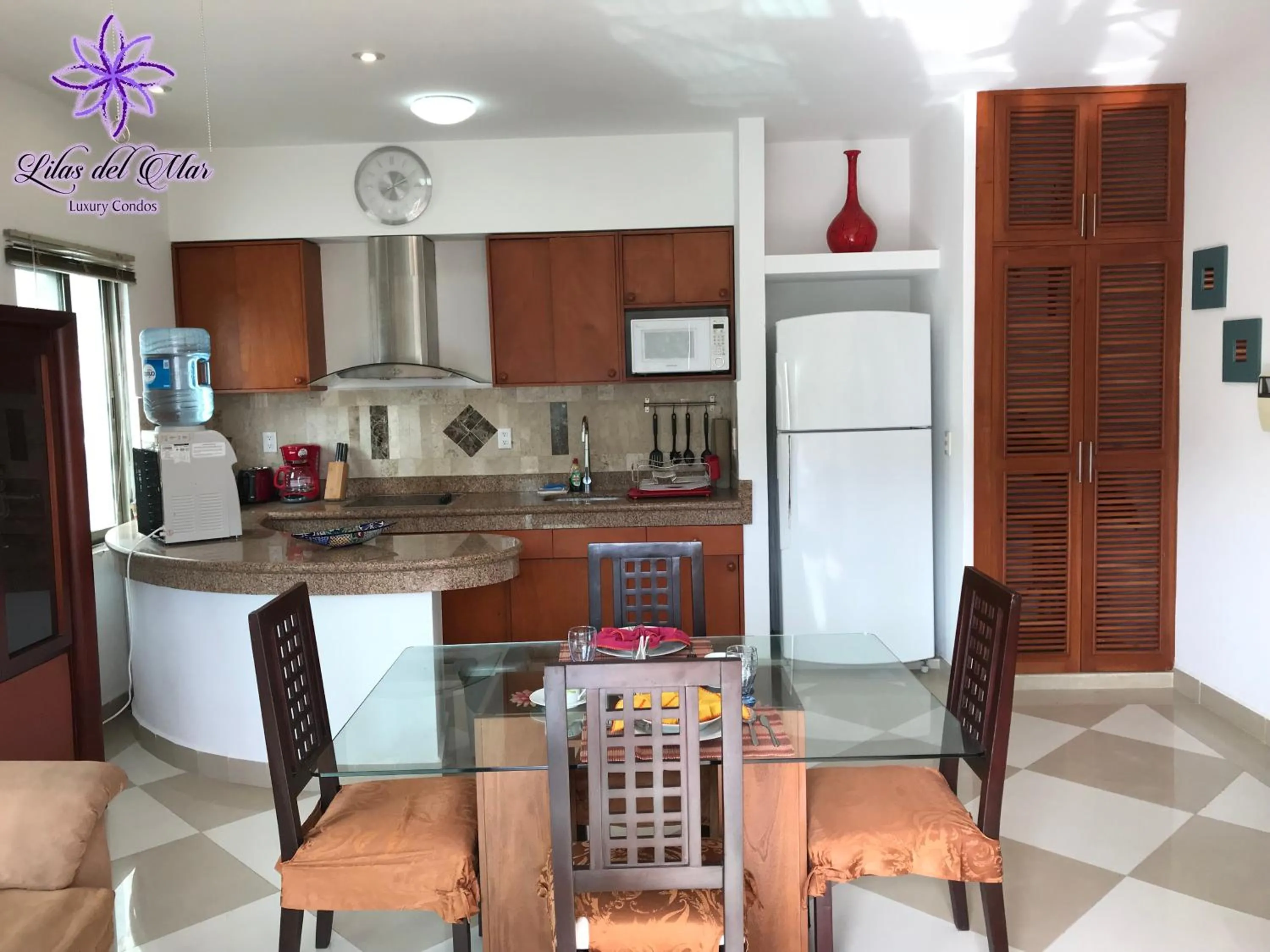 Kitchen or kitchenette in Lilas del Mar Apartments
