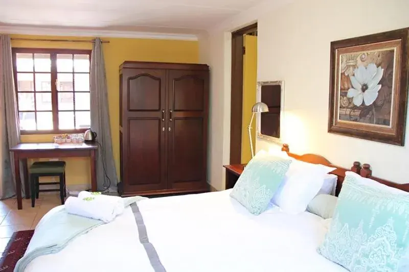 Standard King Room - single occupancy in Greenleaf Guest Lodge Standard King Room - single occupancy in Greenleaf Guest Lodge