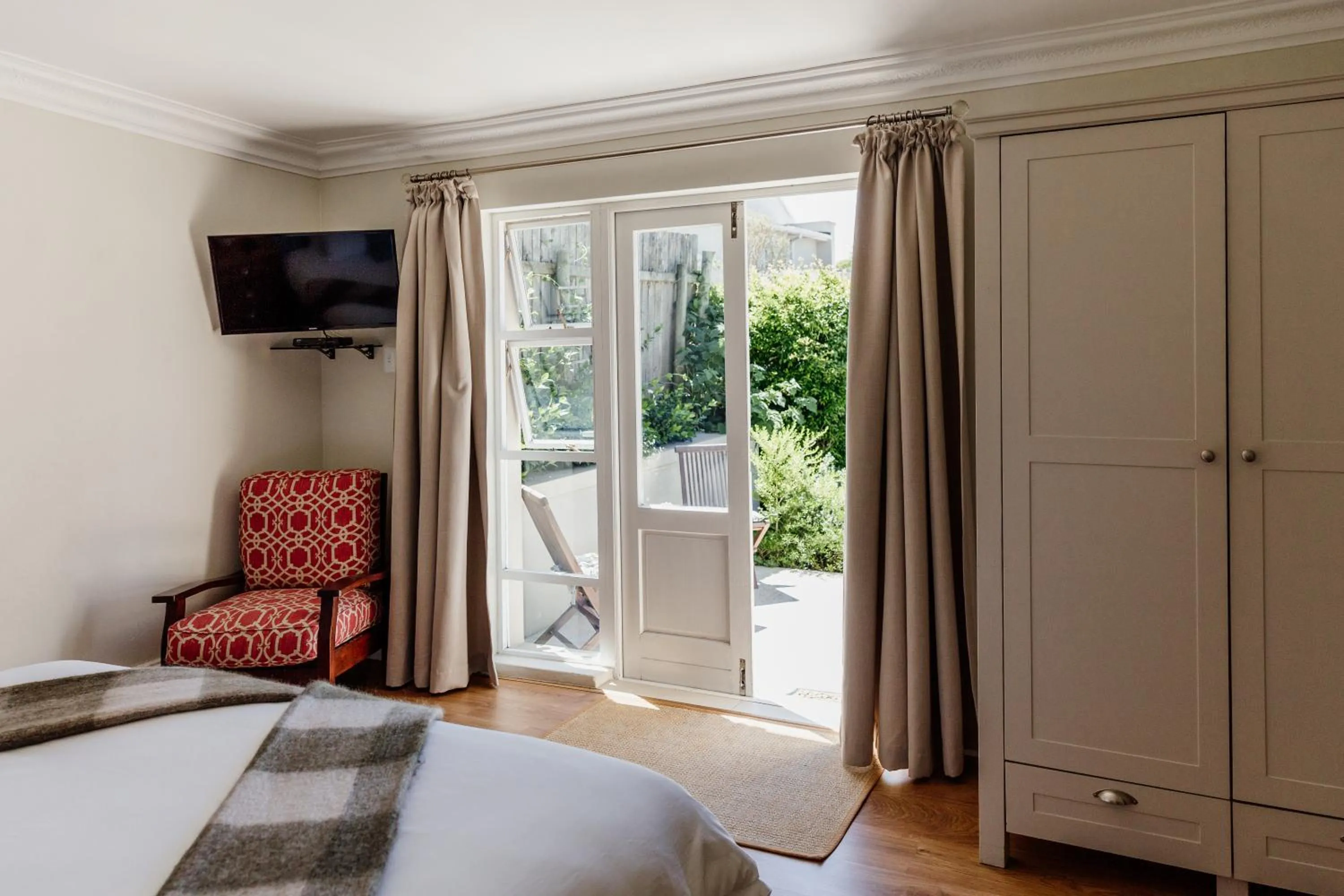 TV and multimedia, Bed in Cornerstone Manor