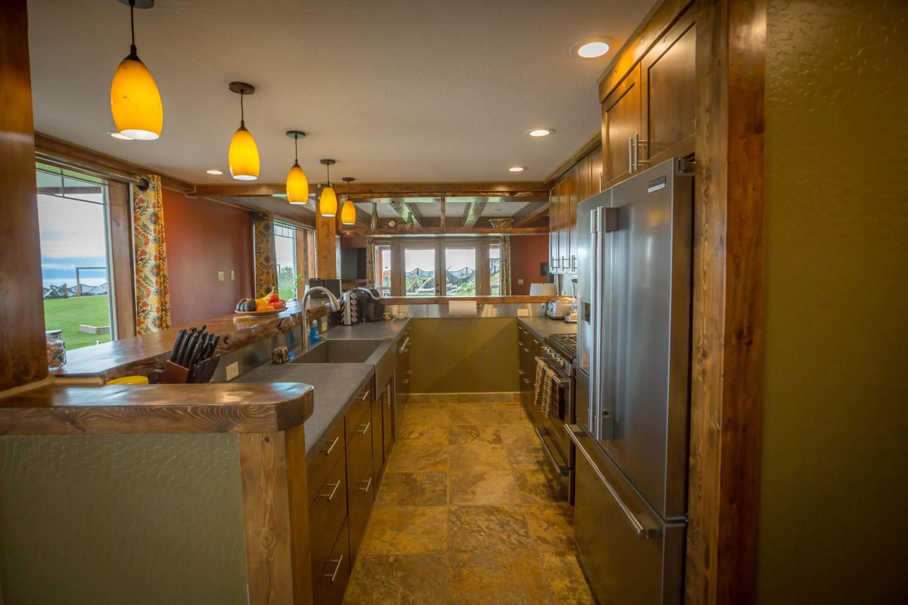 Kitchen or kitchenette in Baycrest Lodge