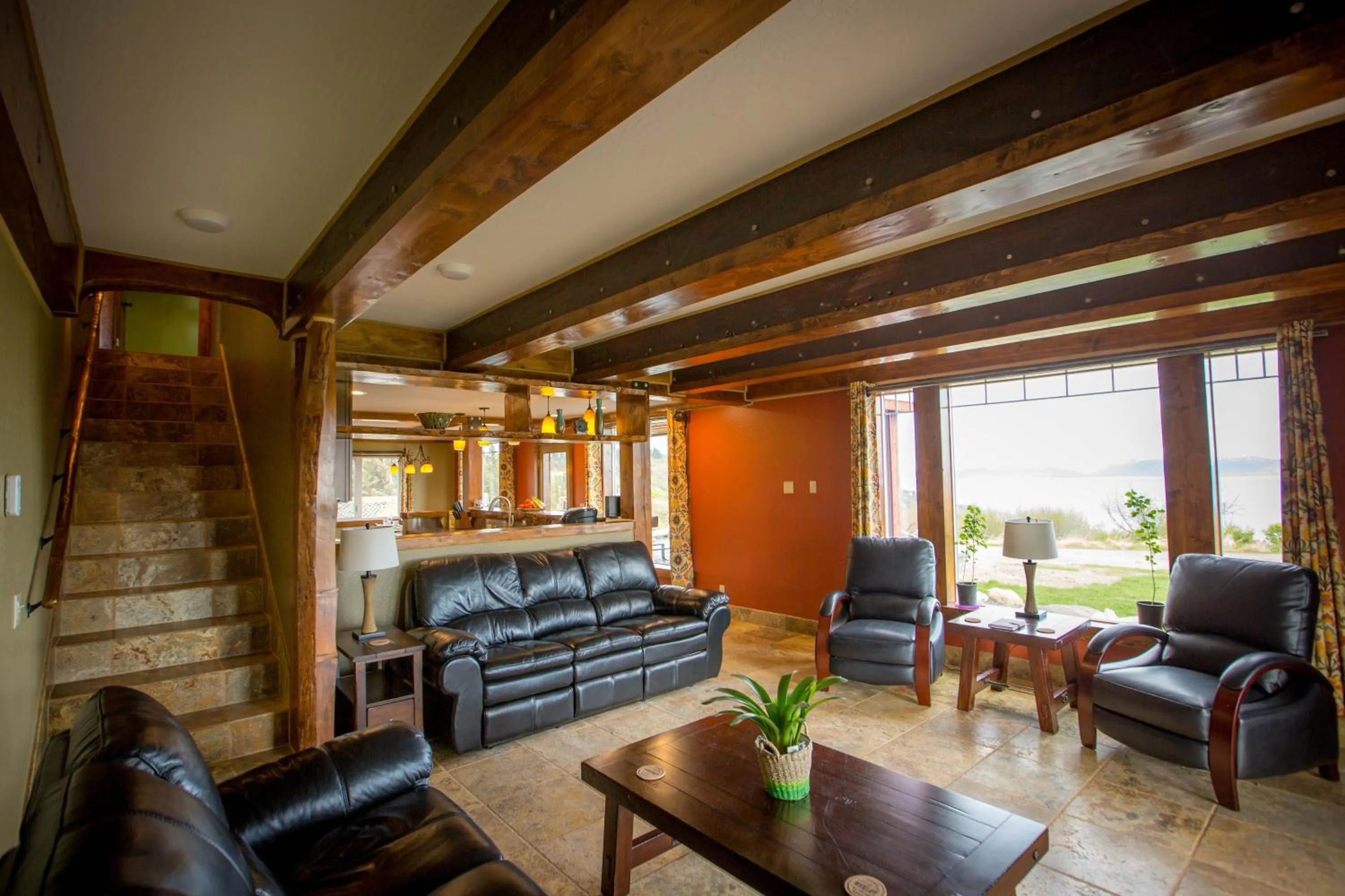 Living room in Baycrest Lodge