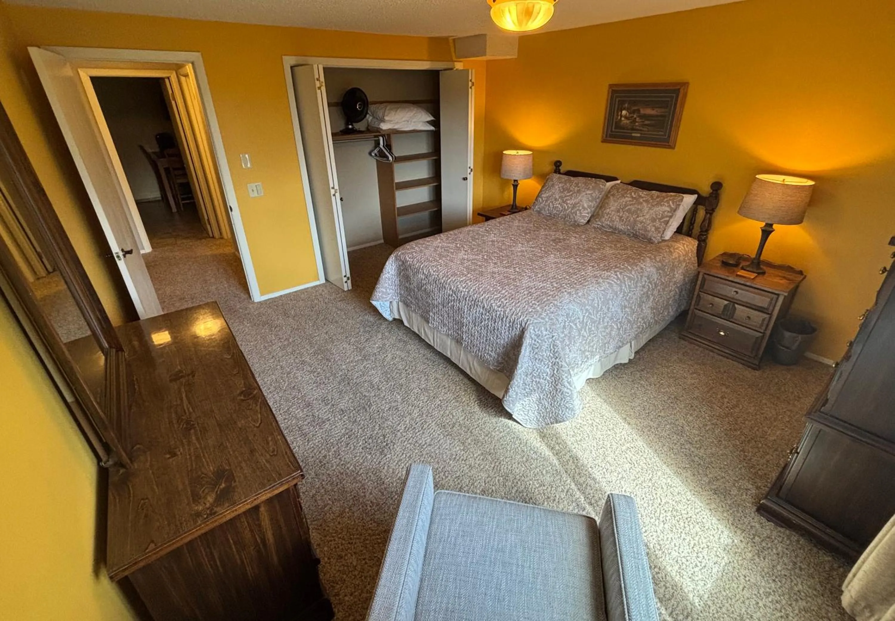 Bedroom, Bed in Priceless Black Hills View