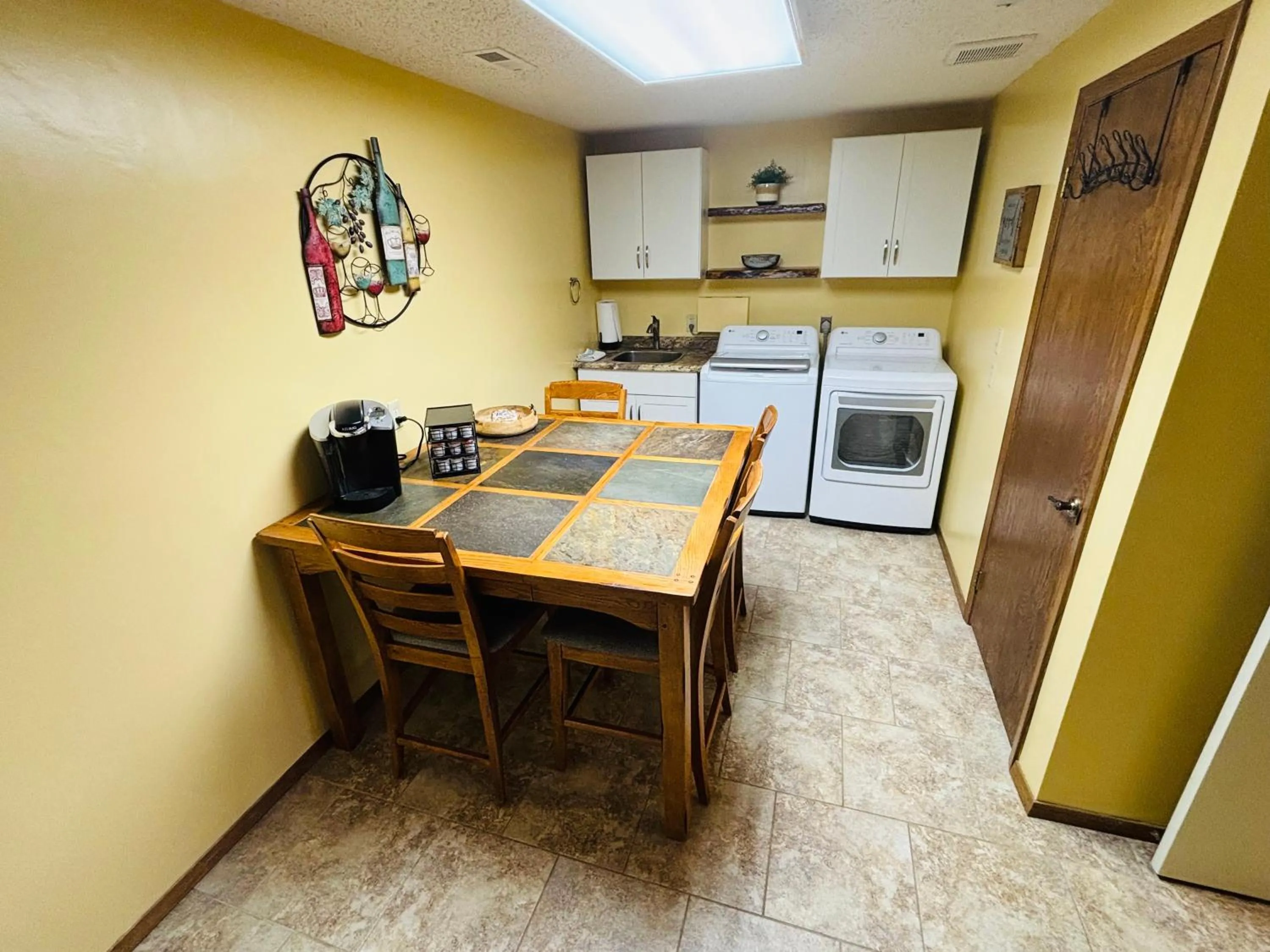 Kitchen or kitchenette in Priceless Black Hills View