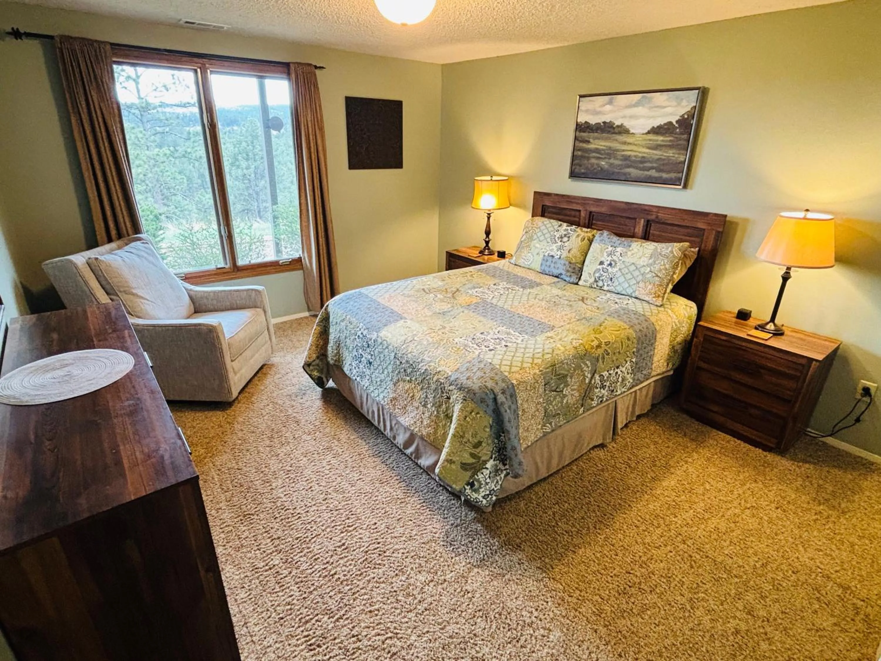 Bedroom, Bed in Priceless Black Hills View