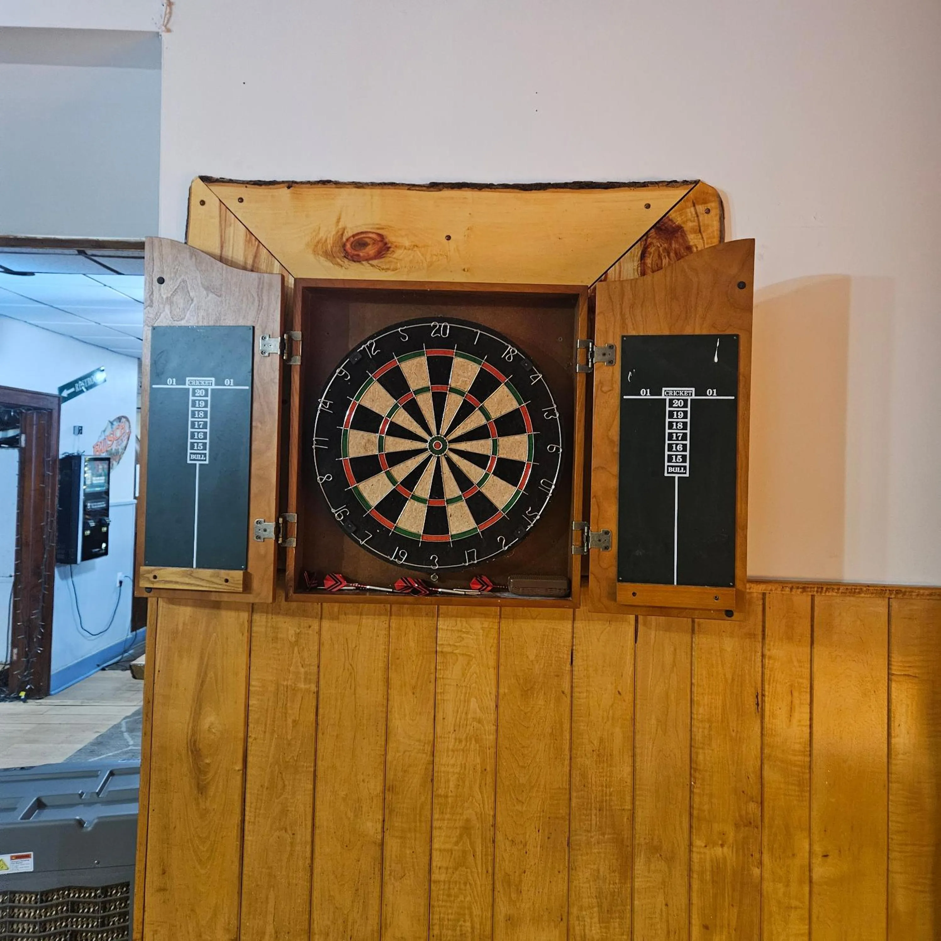 Darts in Lakewood Lodge & Restaurant