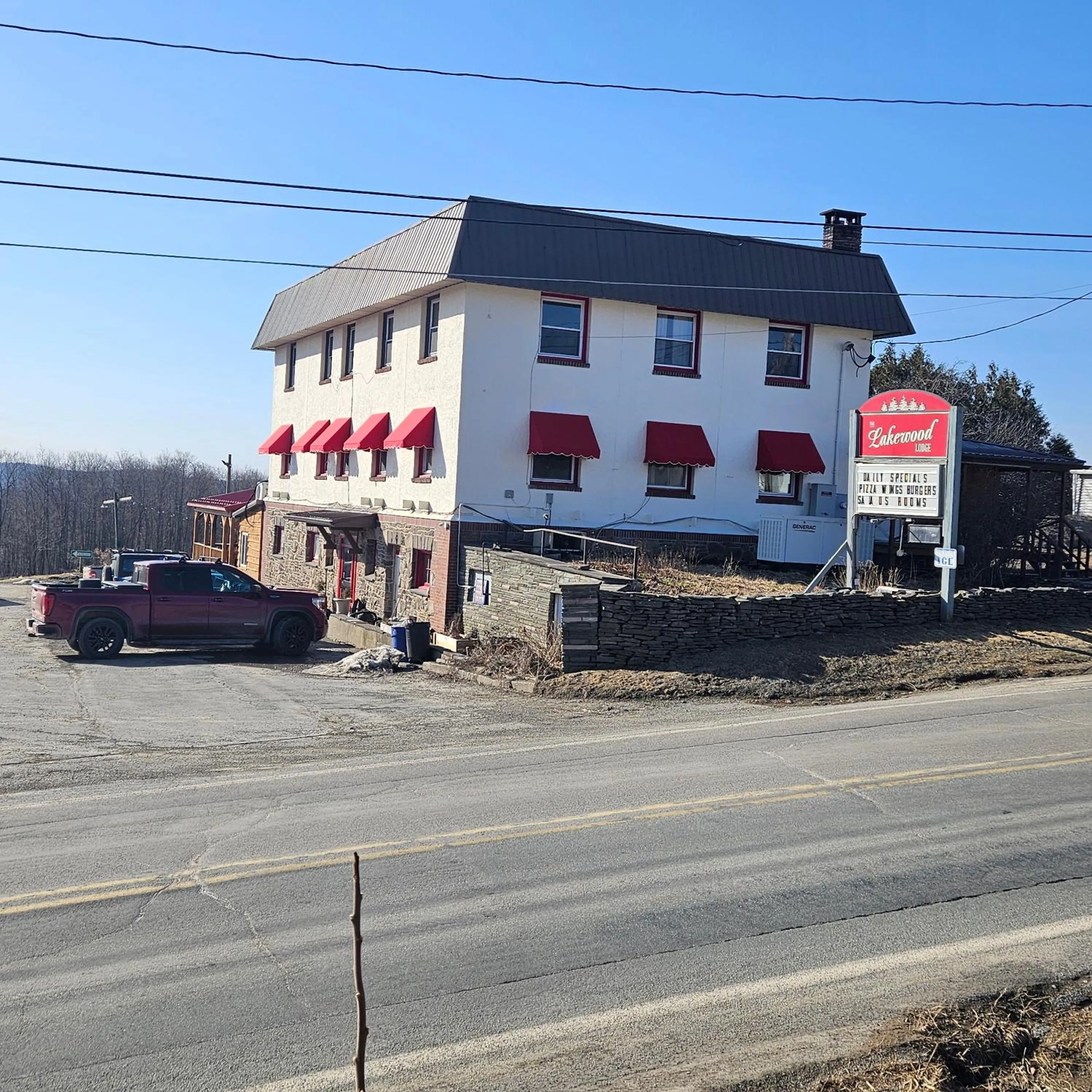 Lakewood Lodge & Restaurant