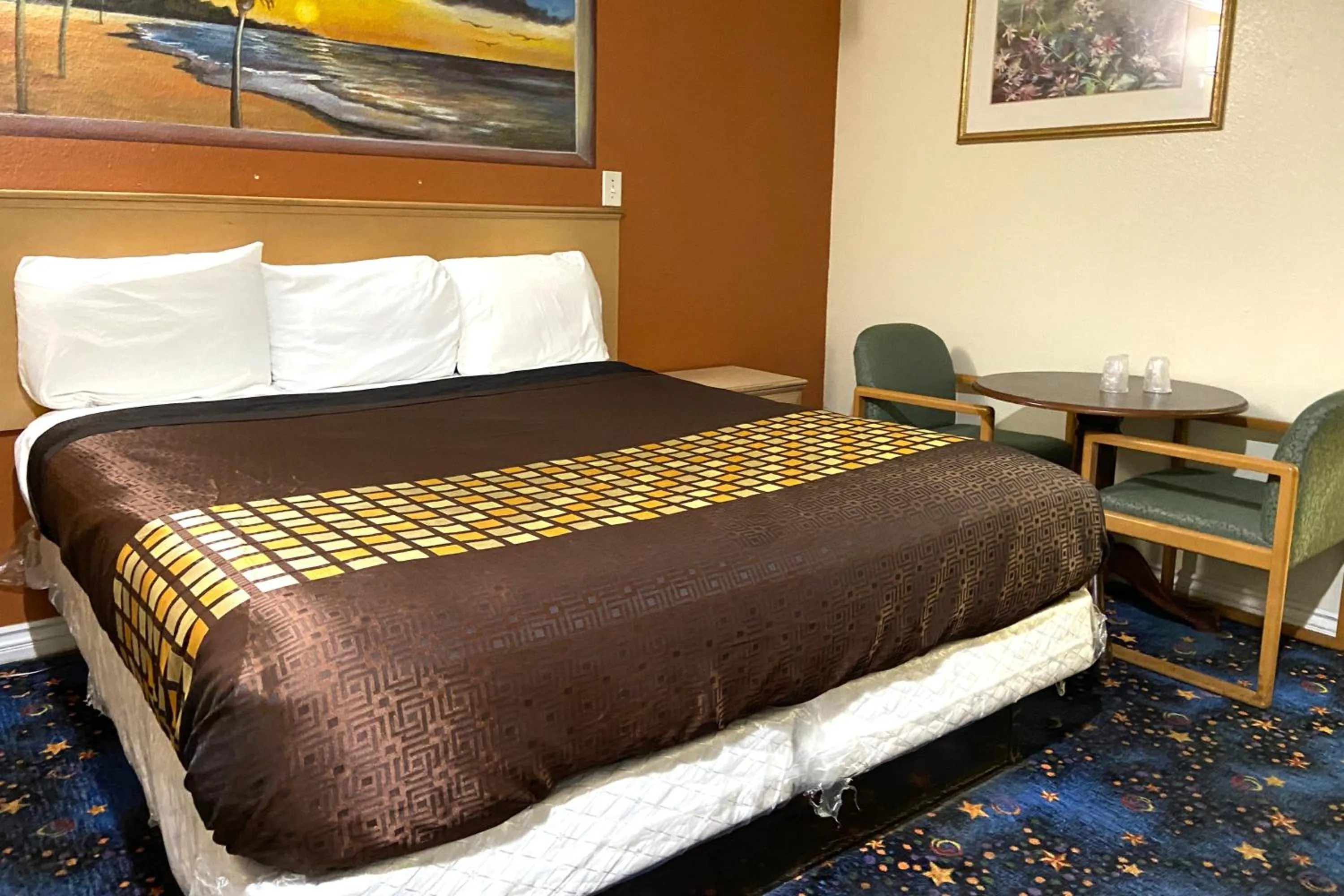 Bedroom in Robinhood Motel Anaheim West