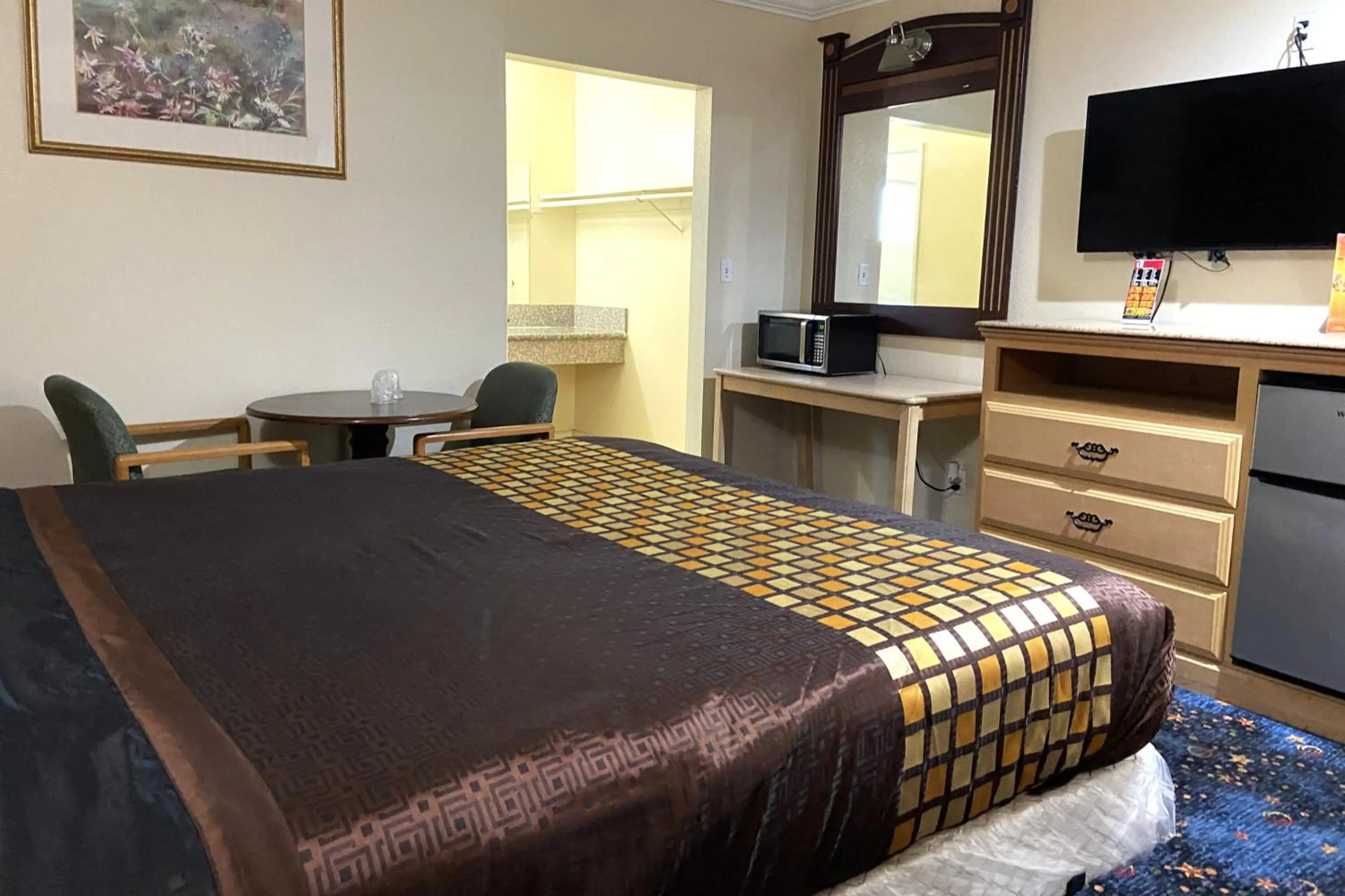 Bedroom in Robinhood Motel Anaheim West