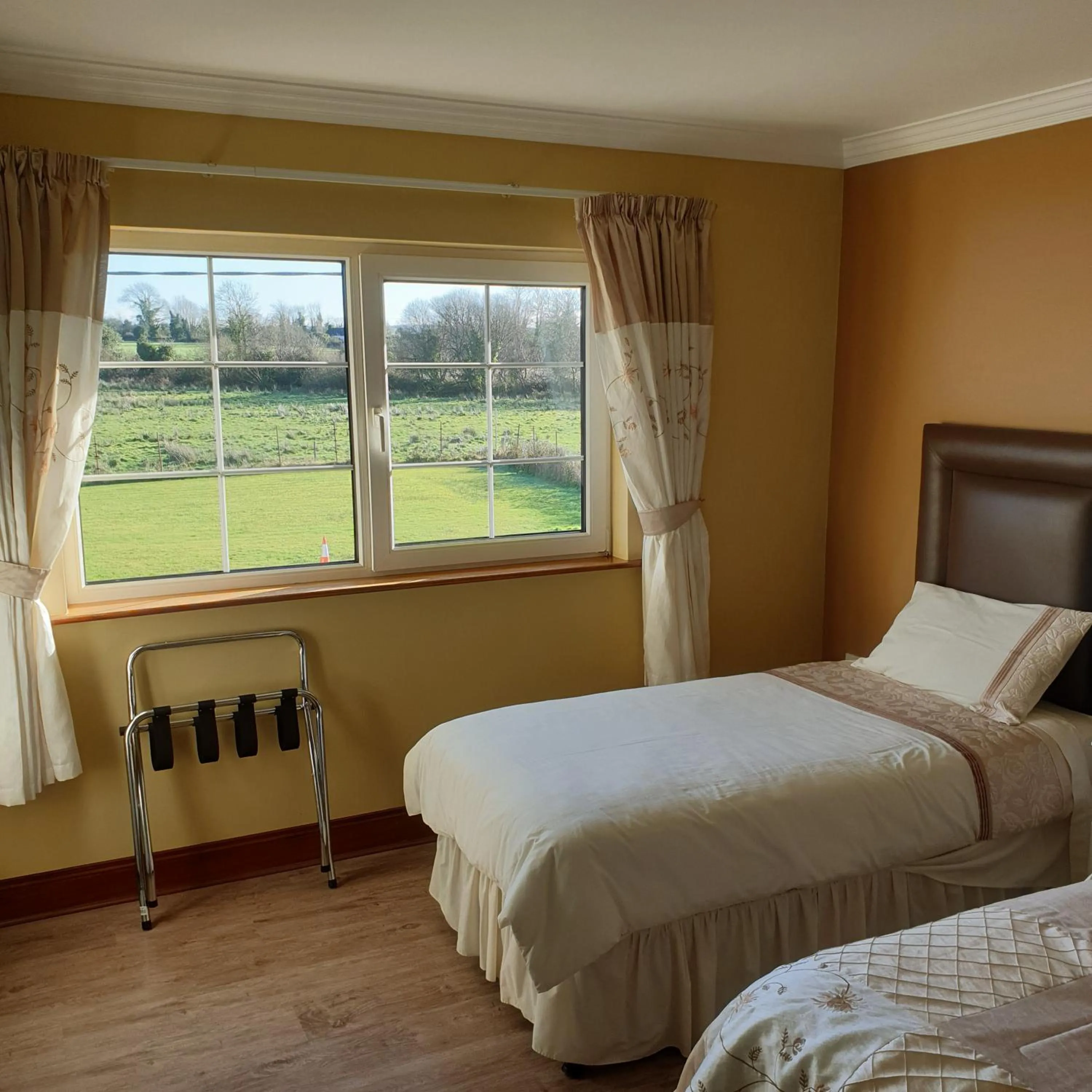 Photo of the whole room, Bed in Cloghan Lodge