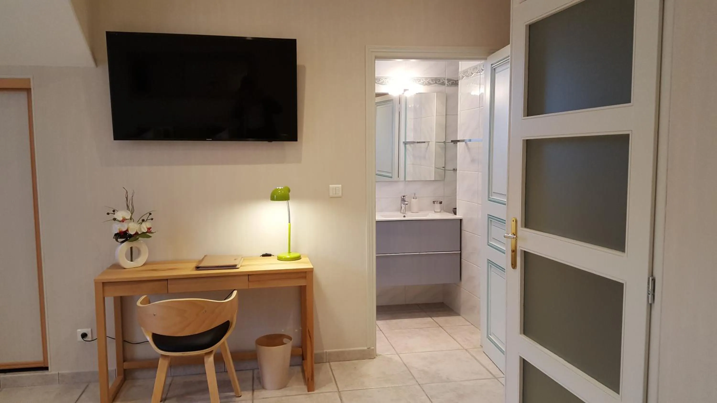 TV and multimedia in Le Mas Champenois