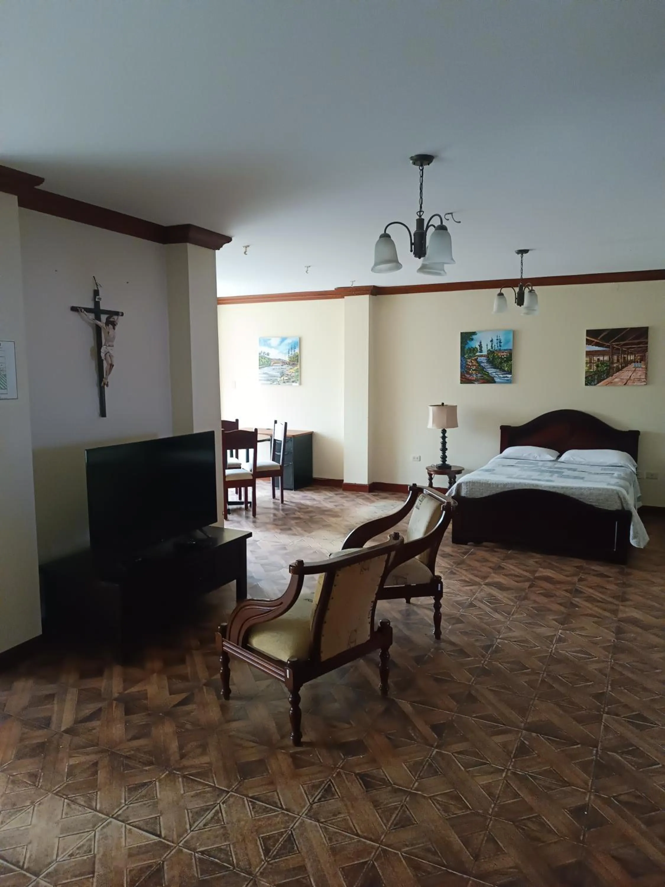 Decorative detail, Bed in El Cardenal Hotel