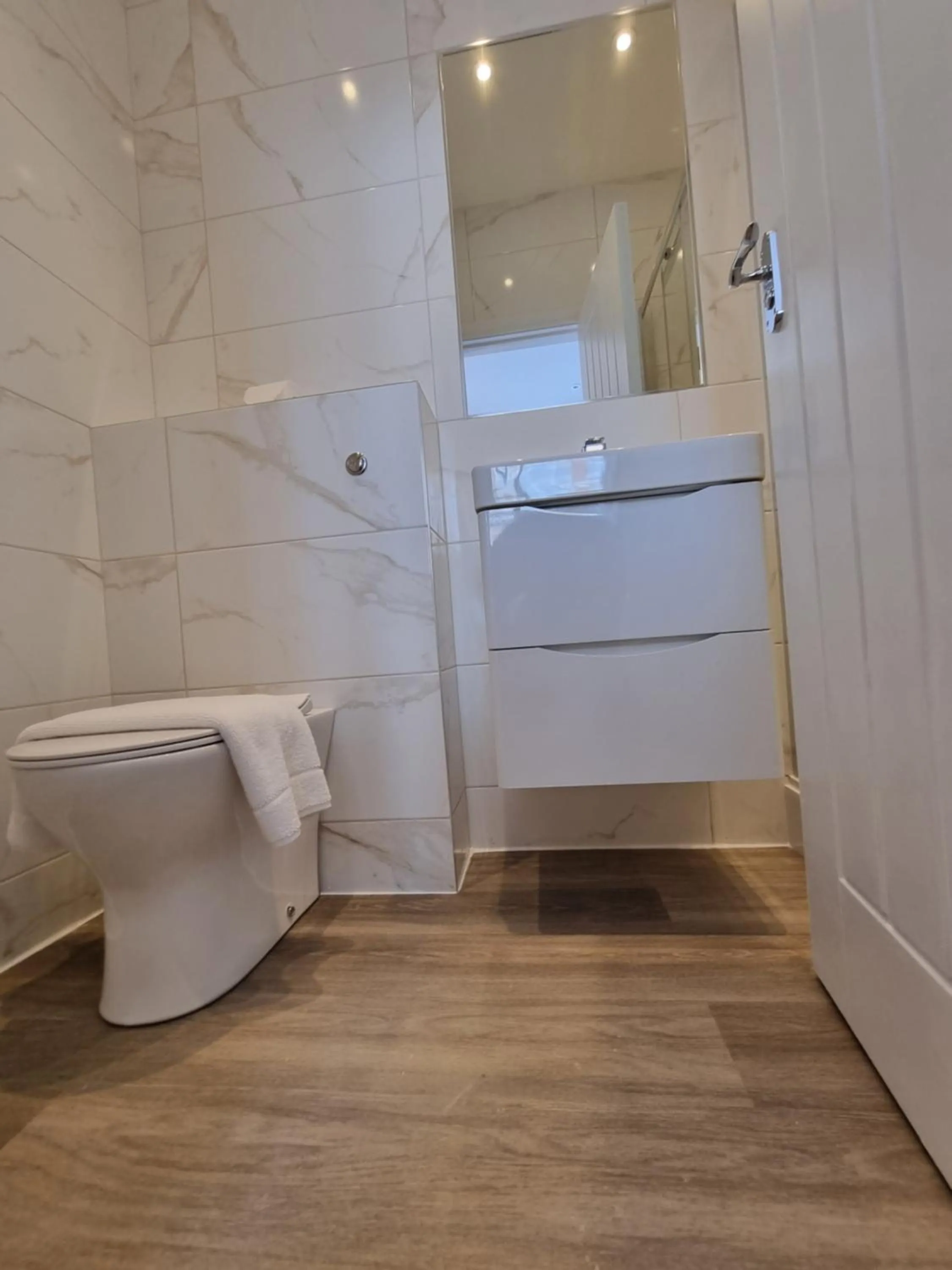 Bathroom in Hotel CG London