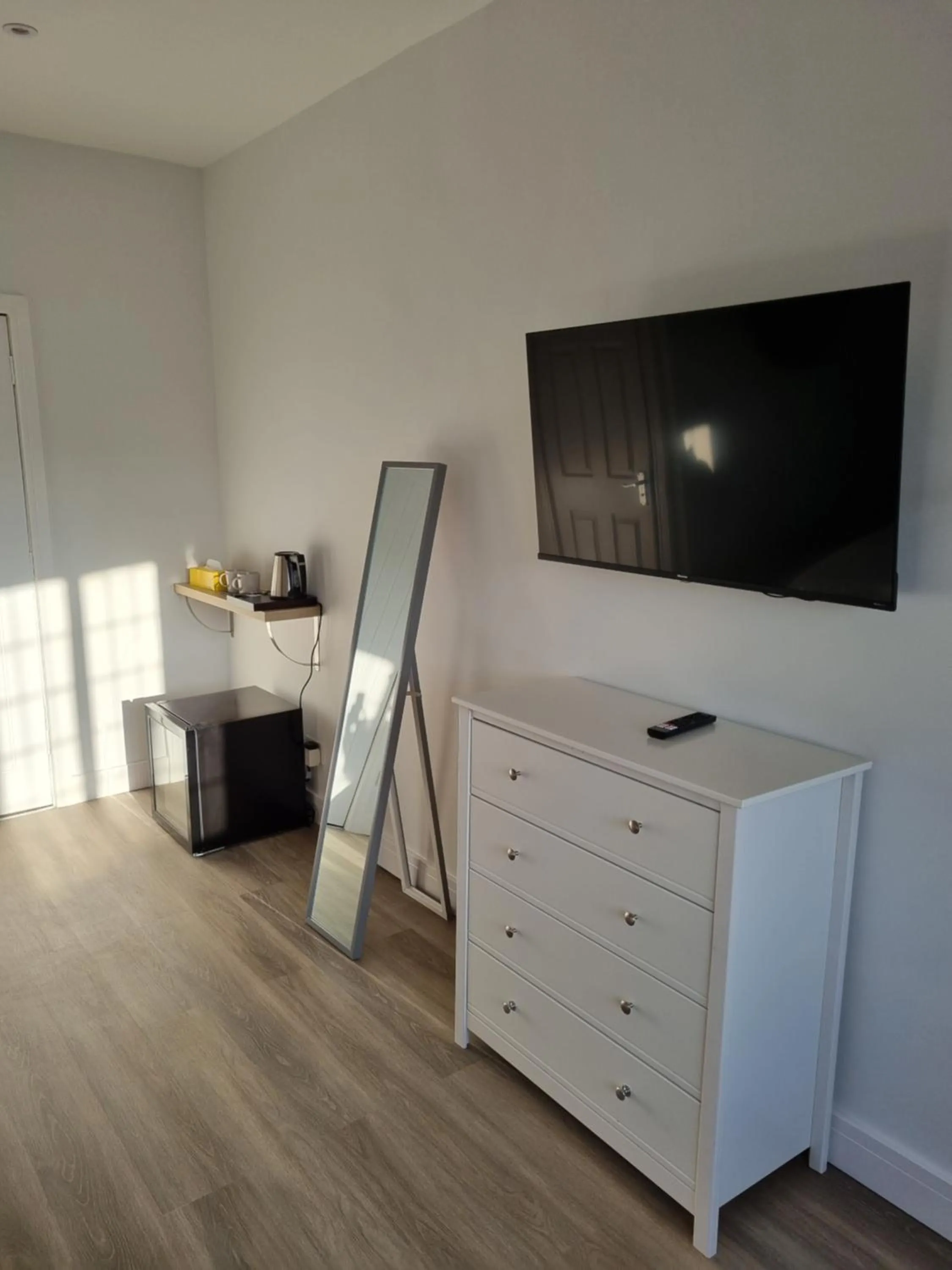 TV and multimedia in Hotel CG London