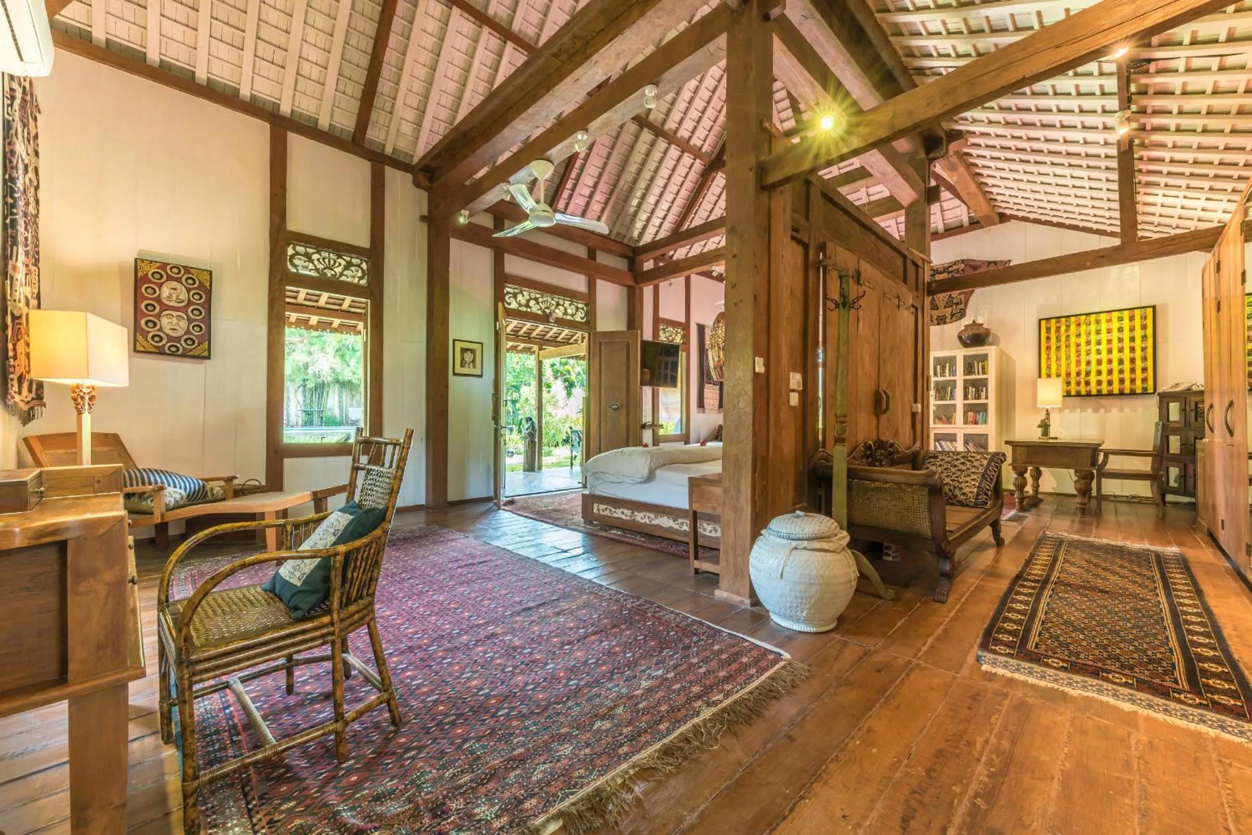 TV and multimedia in Wayang Retreat