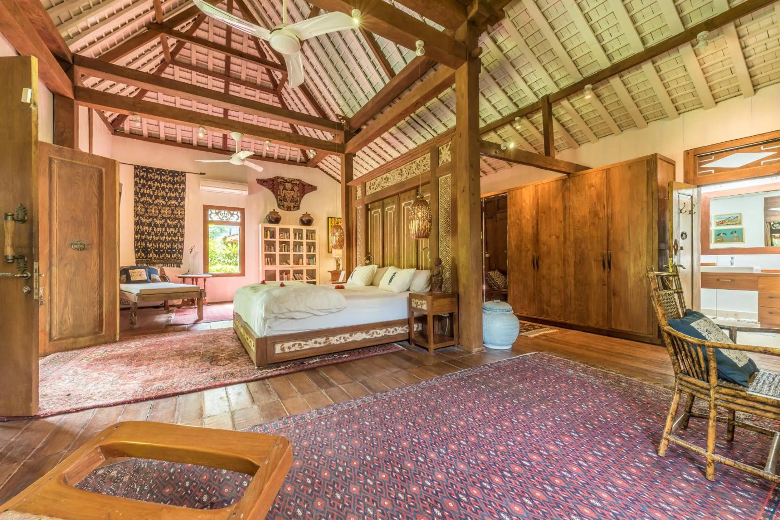 TV and multimedia in Wayang Retreat