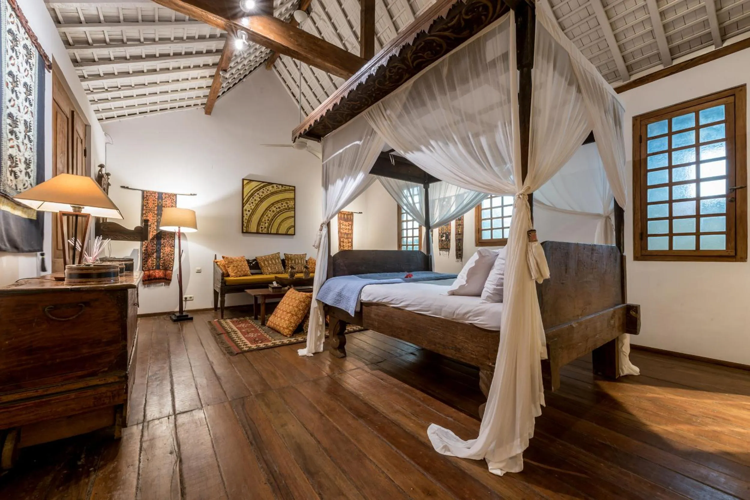 Photo of the whole room, Bed in Wayang Retreat