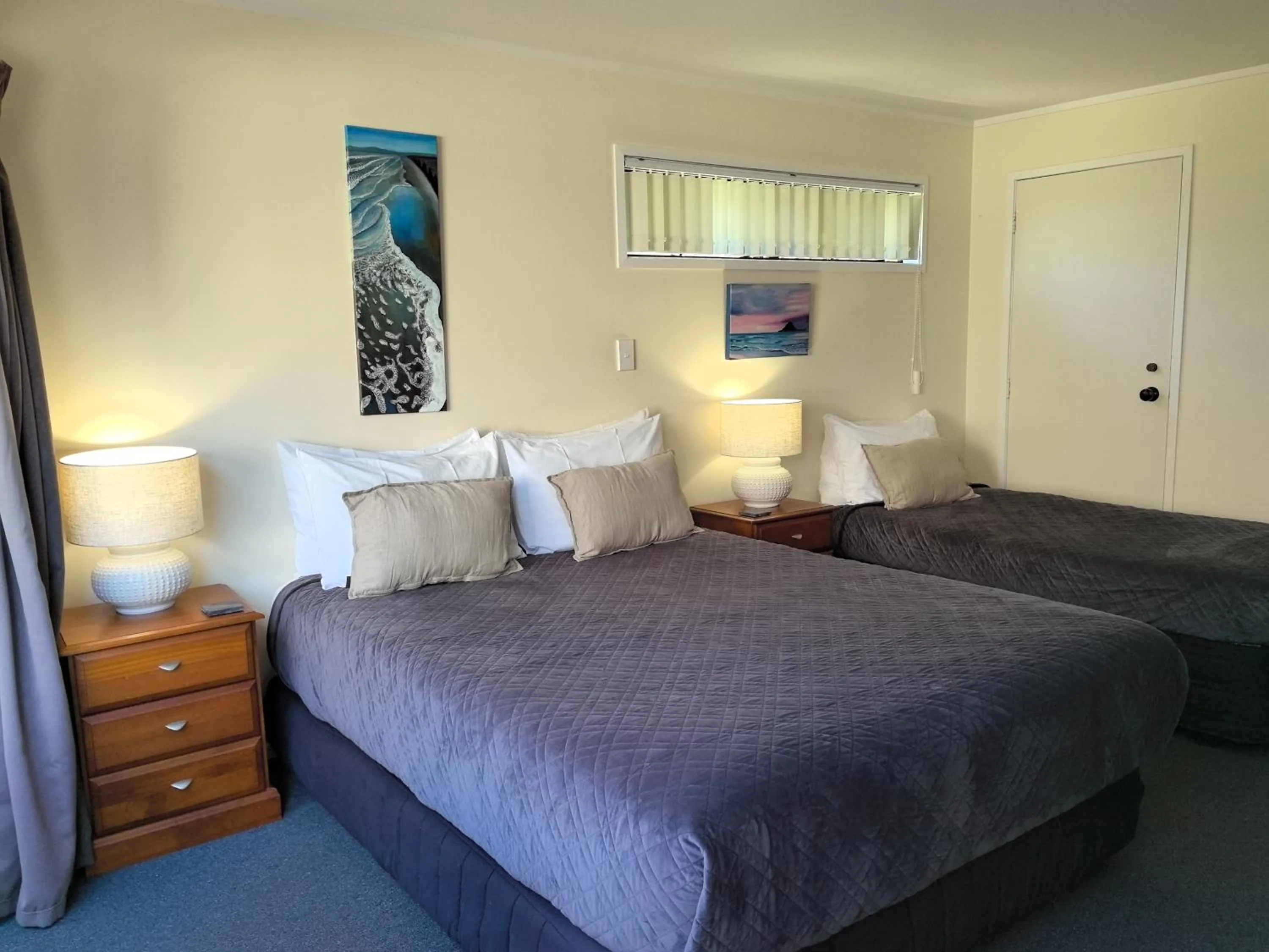 Bed in Aquarius Motel