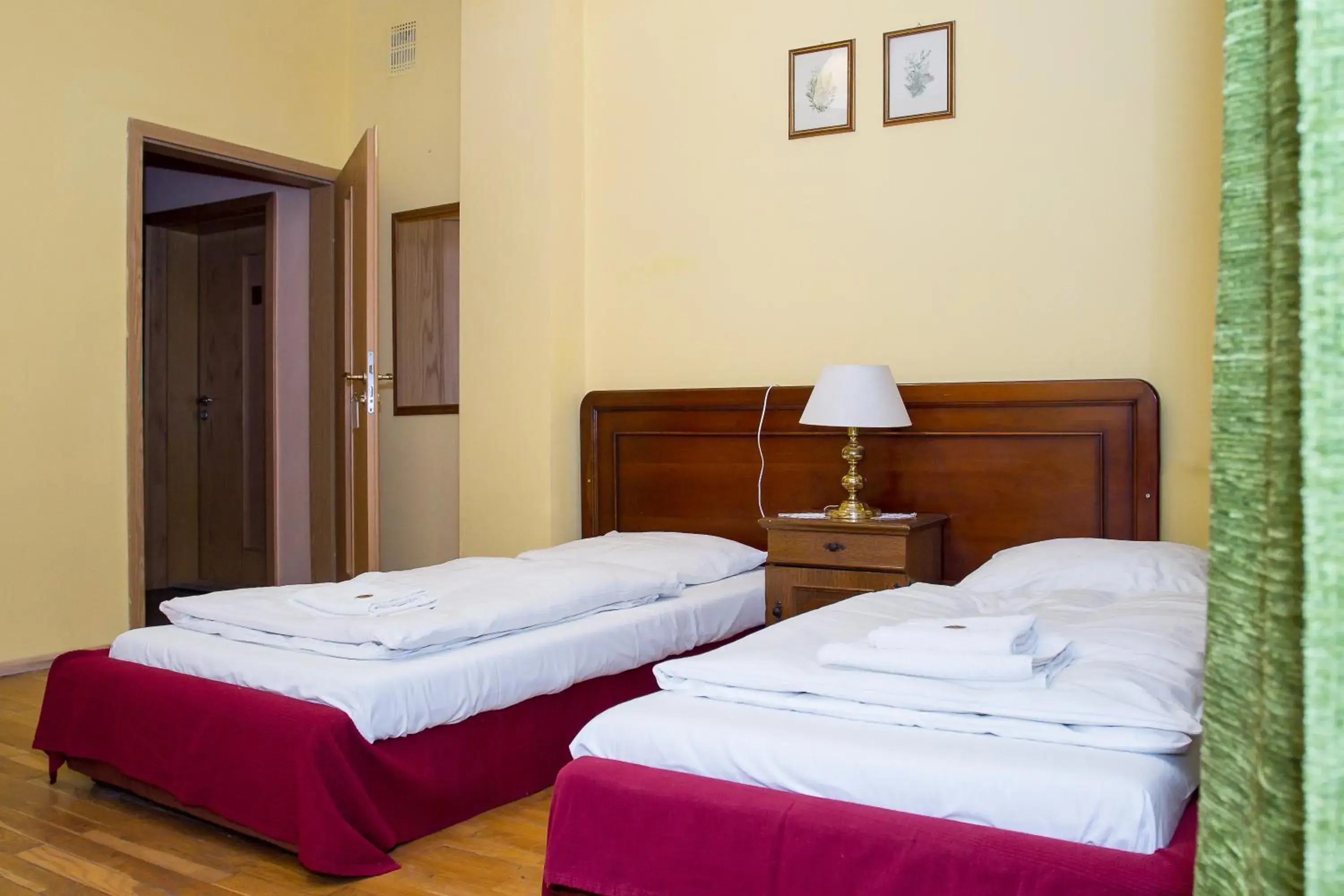 Small Twin Room - single occupancy in Hotel Karkonosze Small Twin Room - single occupancy in Hotel Karkonosze