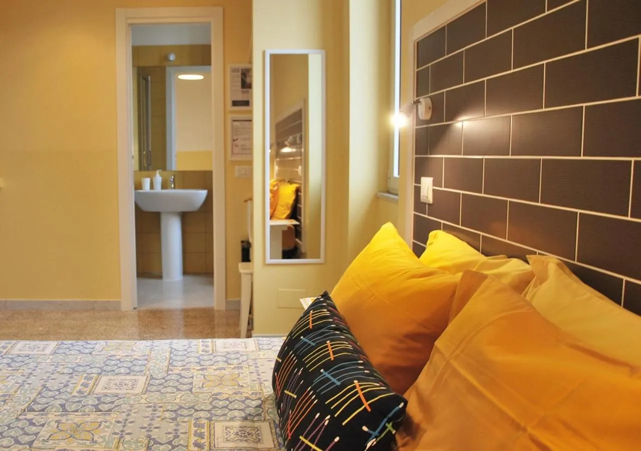 Shower, Bed in B&B Casa Torpì