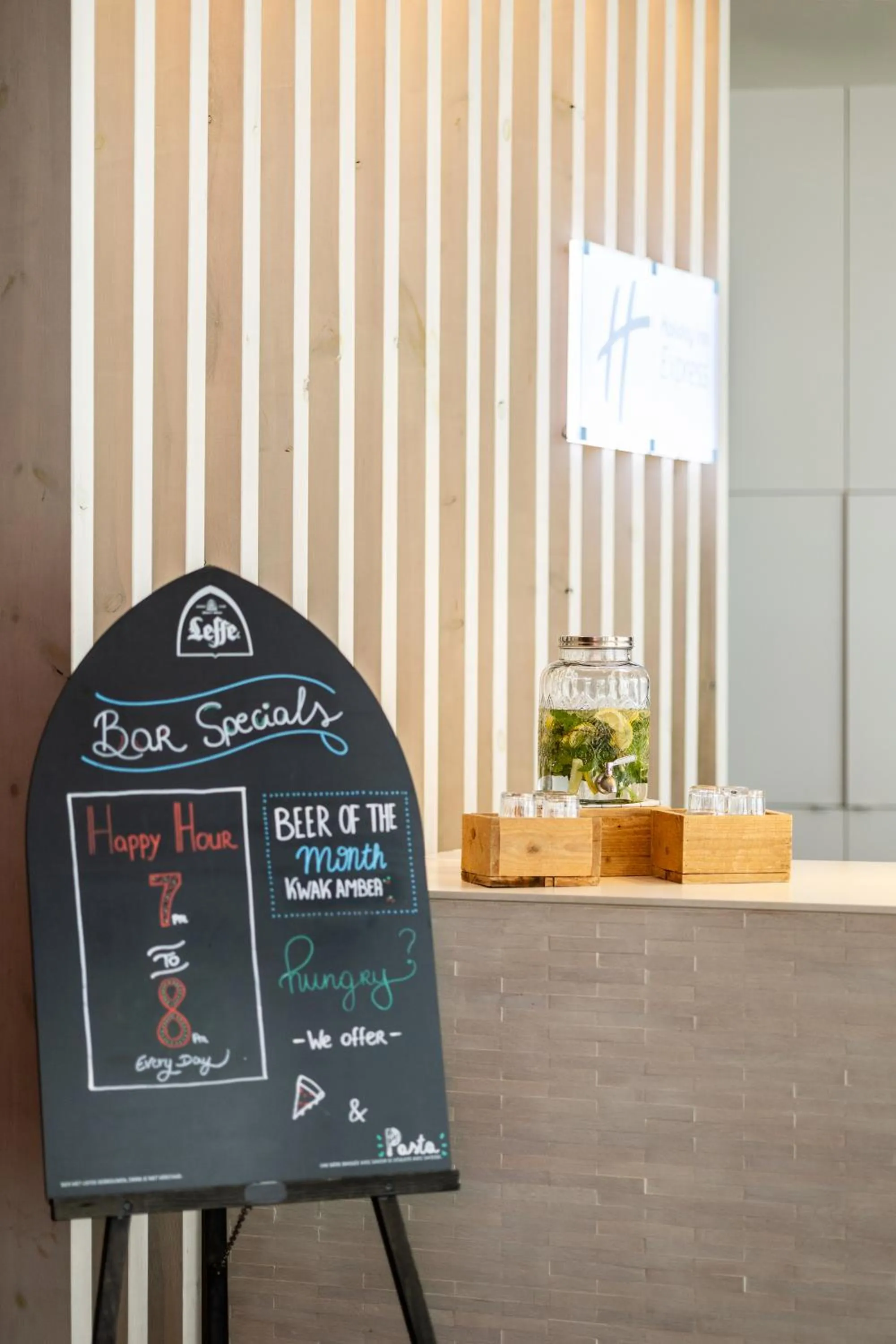 Lobby or reception in Holiday Inn Express Mechelen City Centre by IHG