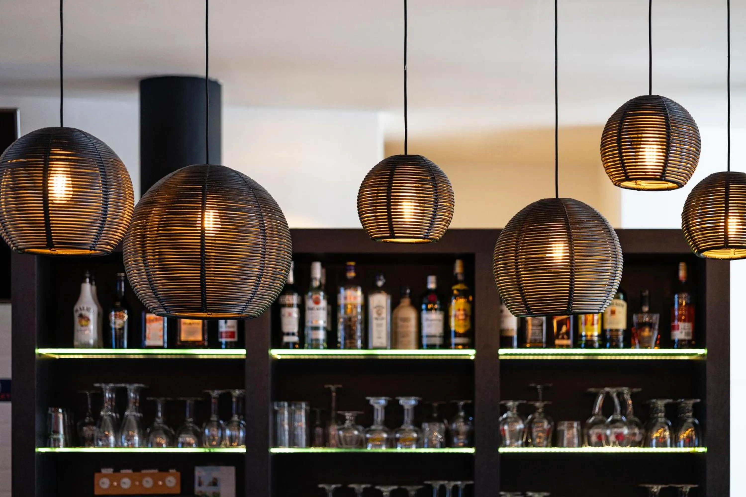 Lounge or bar in Holiday Inn Express Mechelen City Centre by IHG