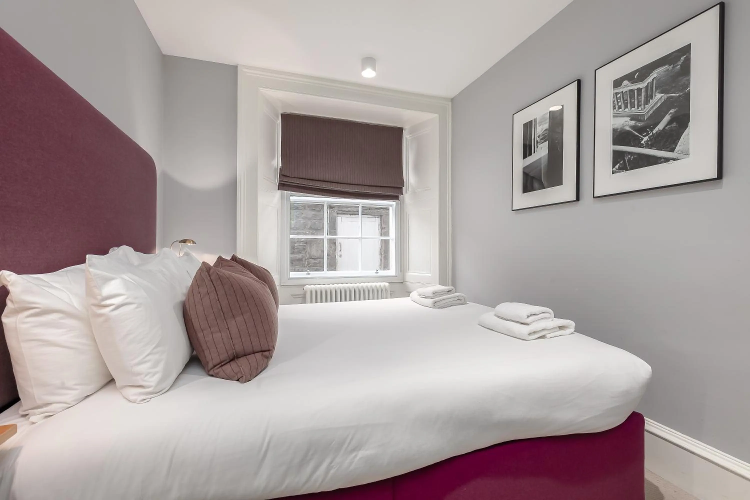 Bedroom, Bed in Destiny Scotland - Distillers House