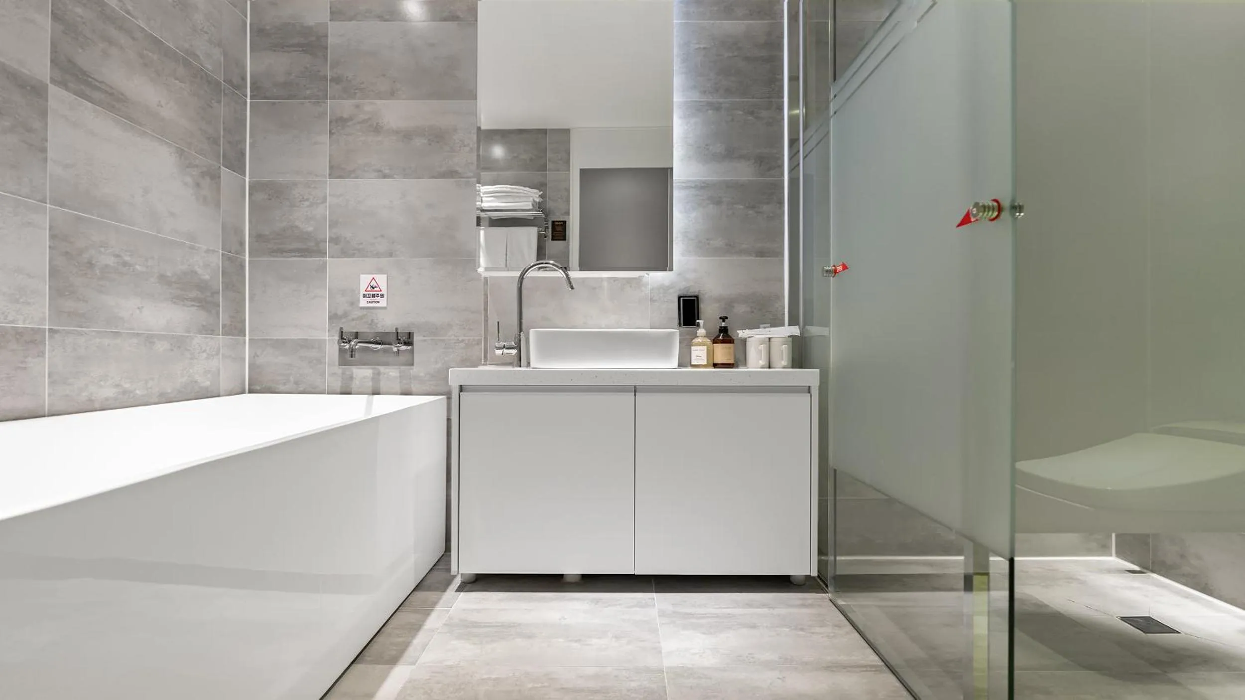 Shower in Hotel Schweizer Dorf Cheonan